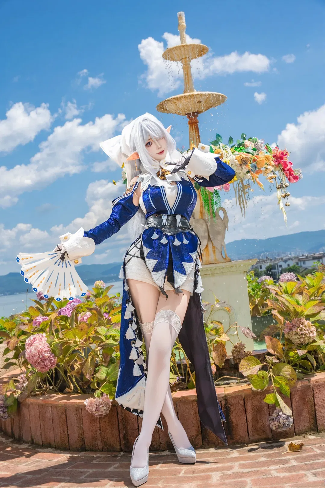 【维琳娜cos】绝区零外景，花园喷泉旁的银发精灵 - 第 3 张