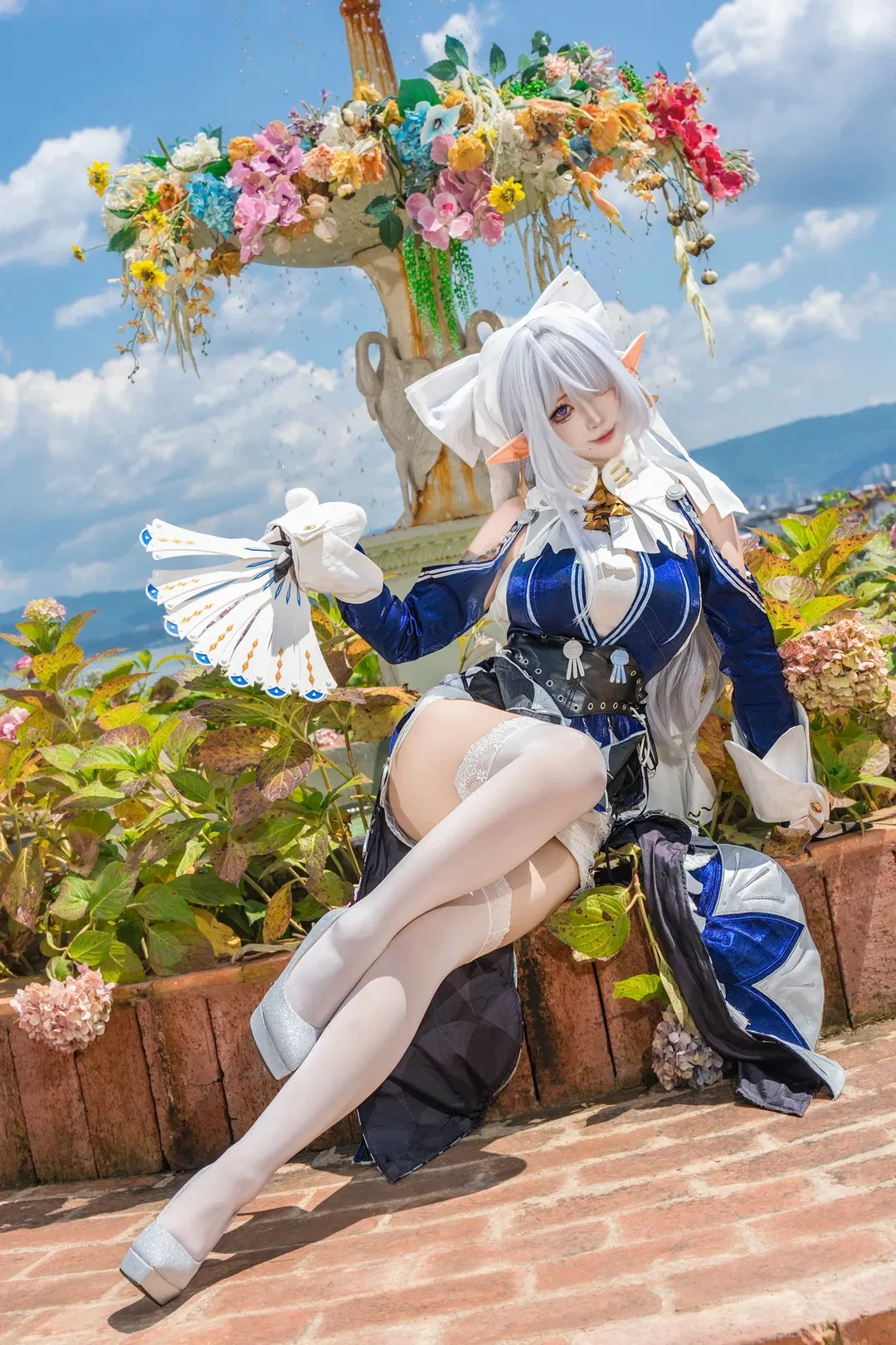 【维琳娜cos】绝区零外景，花园喷泉旁的银发精灵 - 第 4 张