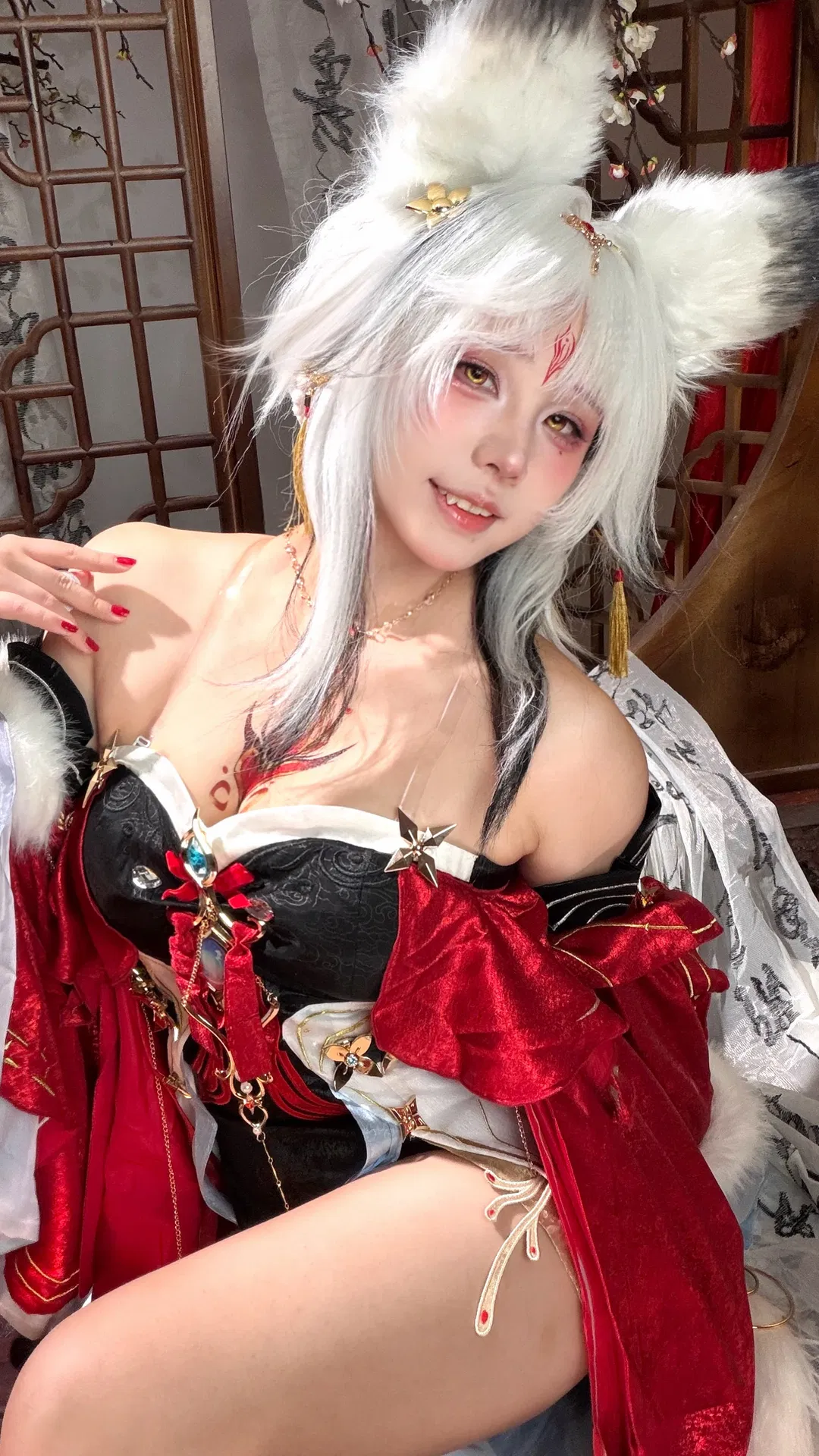 【心月狐cos】鸣潮红黑金狐系造型细节分享 - 第 1 张