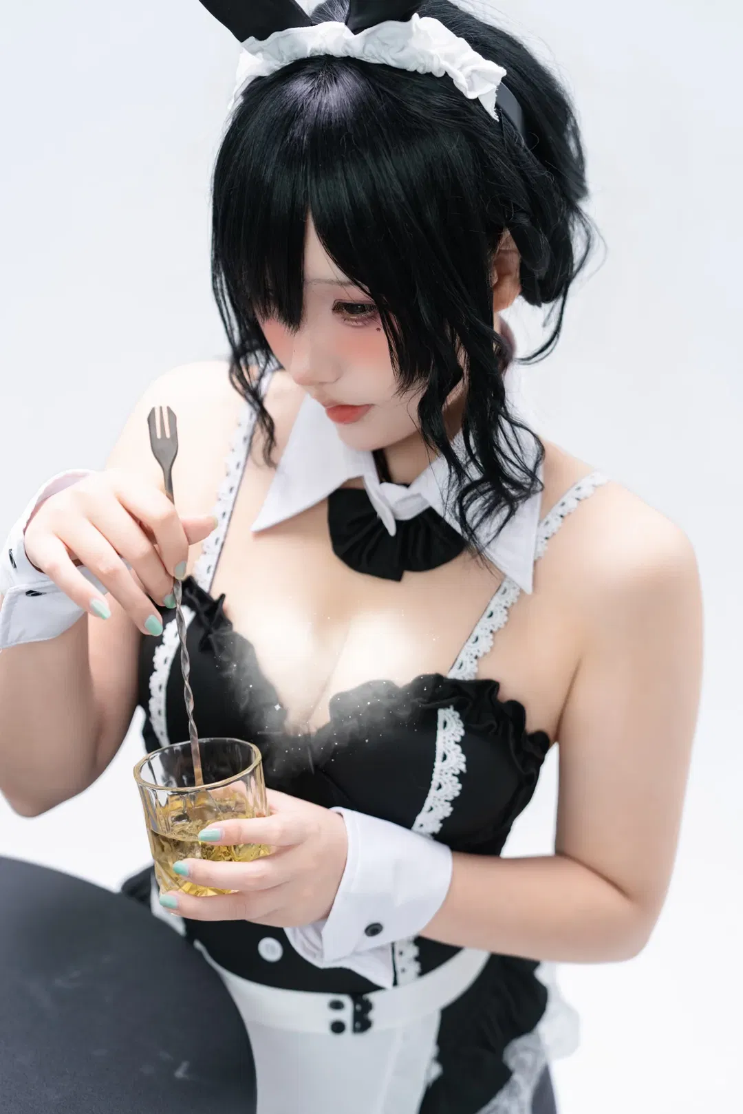 短髮兔女郎，微醺吧檯氛圍感拍照記錄 - 第 4 張
