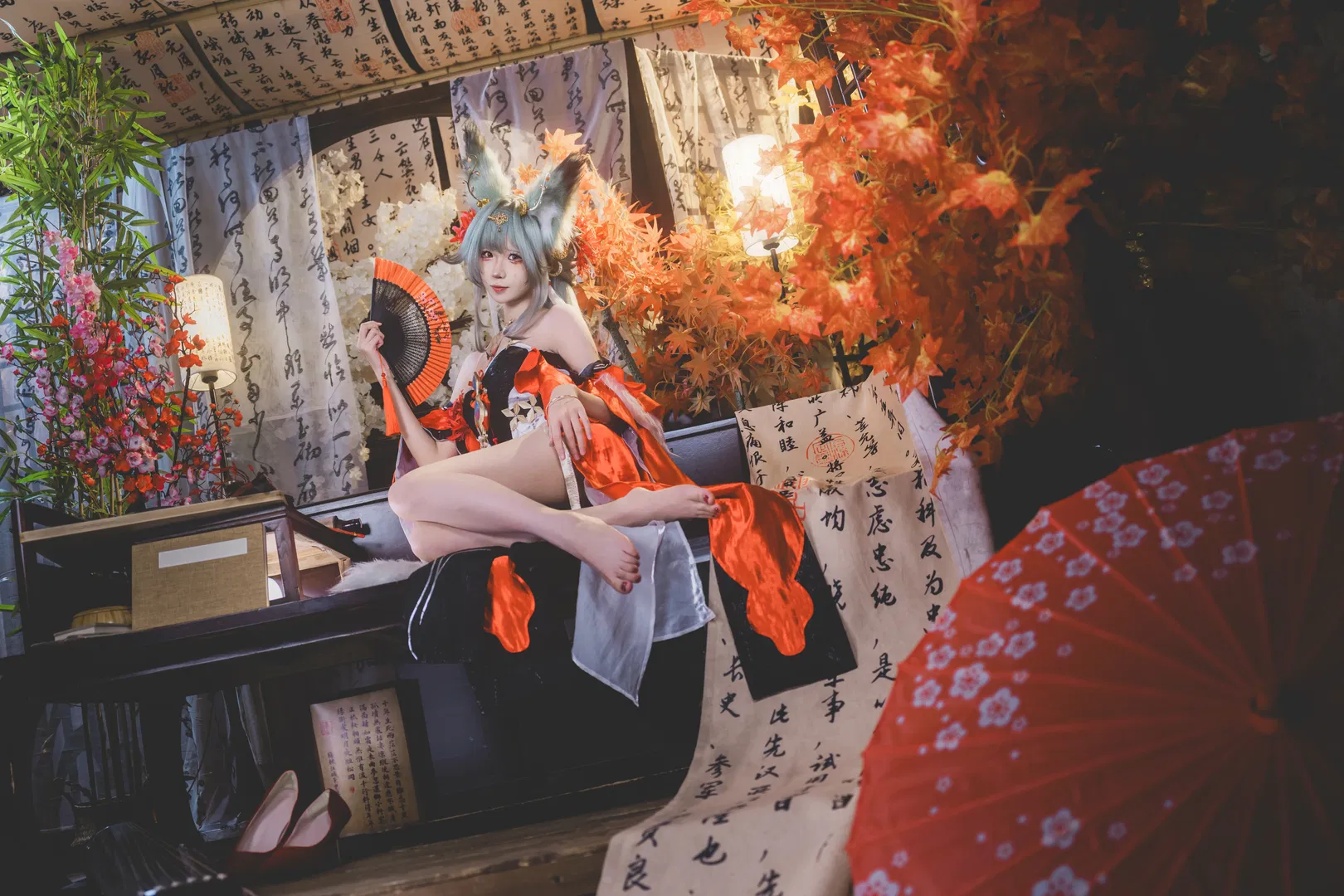 【弗洛洛cos】鸣潮心月狐，红枫庭院里的绝美落子 - 第 2 张
