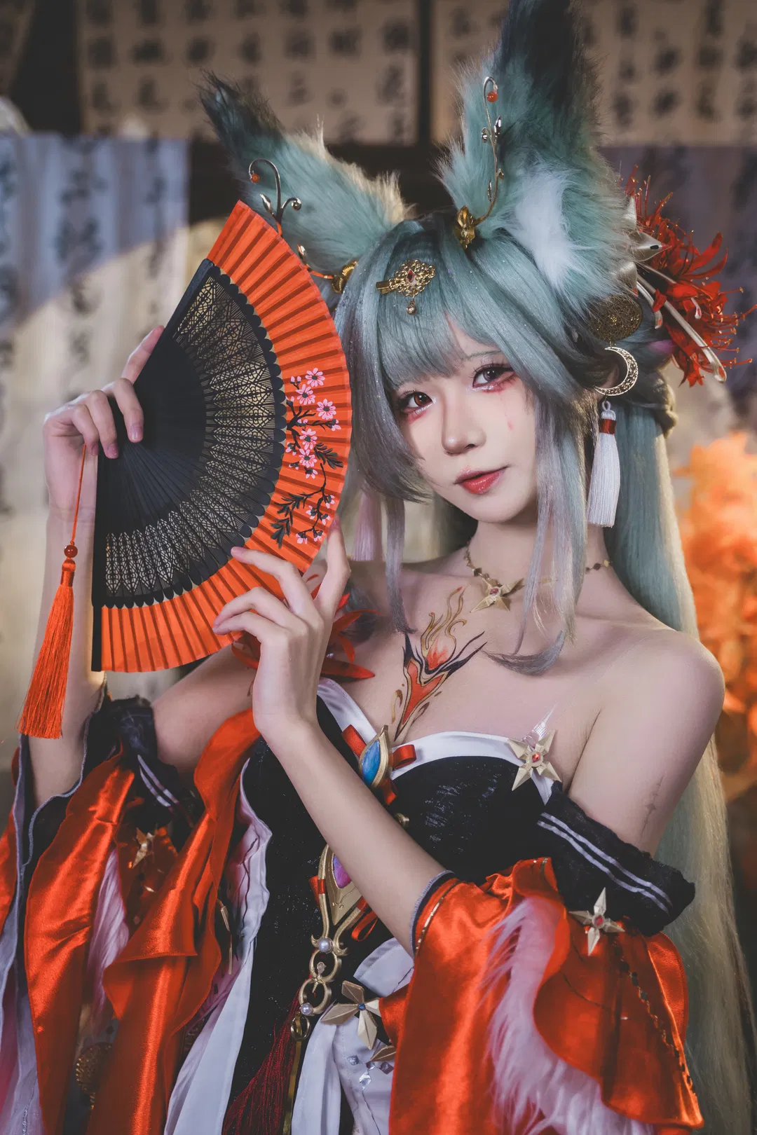 【弗洛洛cos】鸣潮心月狐，红枫庭院里的绝美落子 - 第 6 张