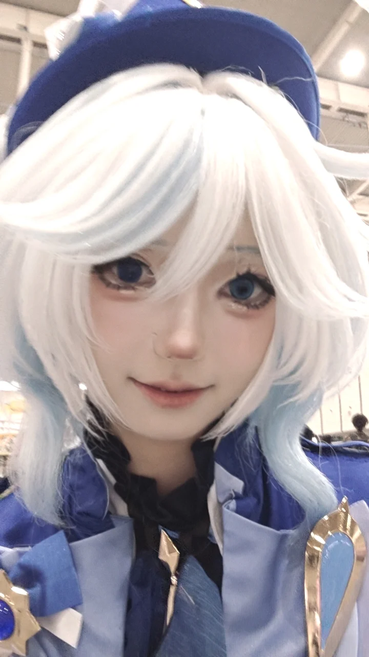 【原神cos】蓝白渐变假发与蓝色美瞳的漫展妆容分享