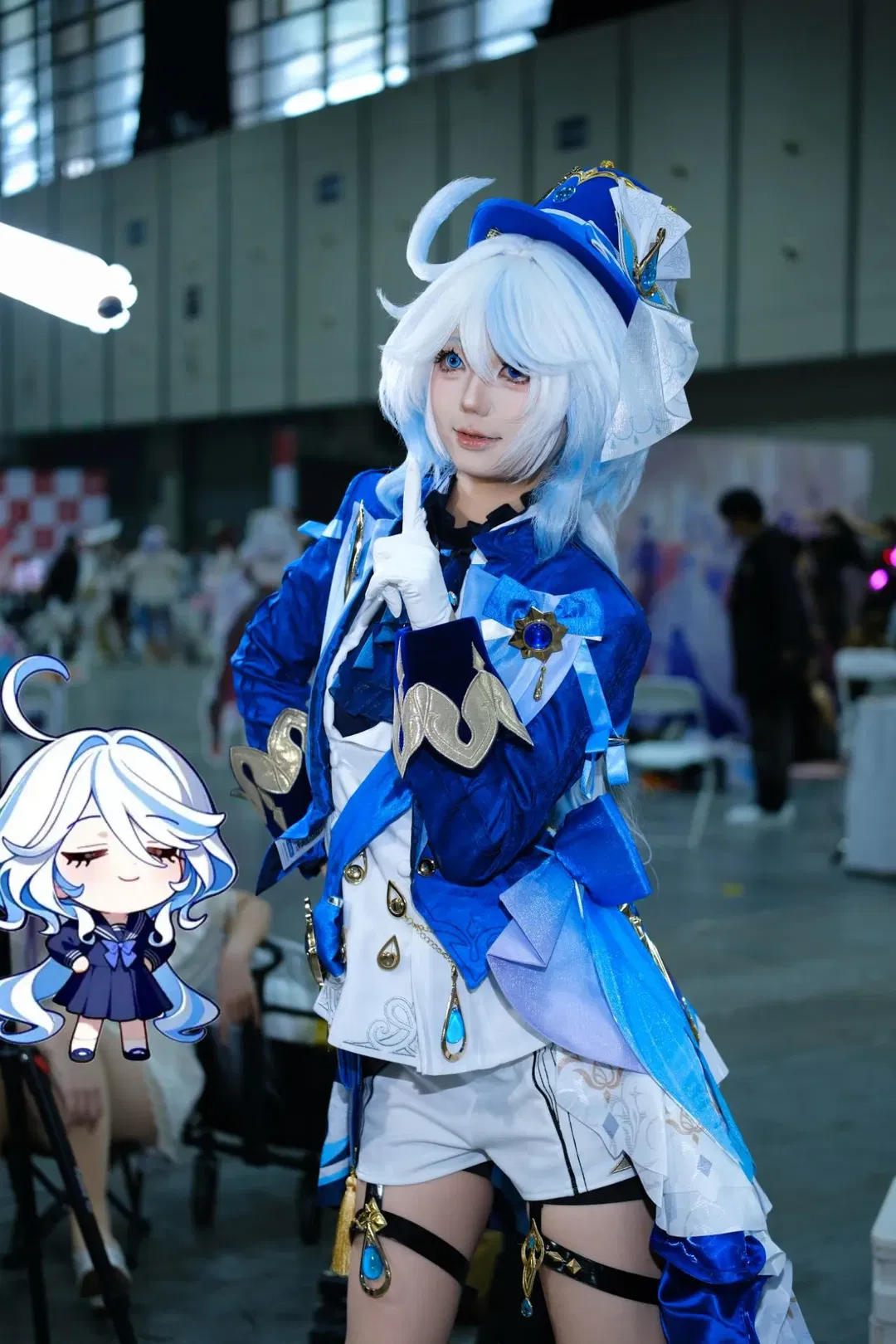 【芙宁娜cos】原神宝蓝制服，礼帽权杖演绎枫丹风情 - 第 3 张
