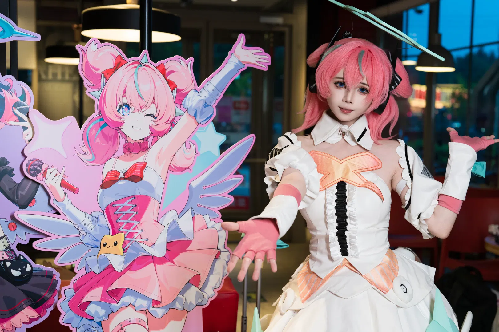 【爱芮cos】绝区零联动主题店打卡，没抢到邦布桶的天使降临体验 - 第 3 张