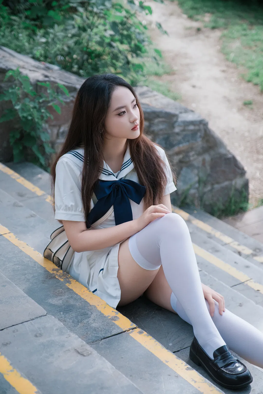 雾水连天里的JK制服少女写真 - 第 1 张