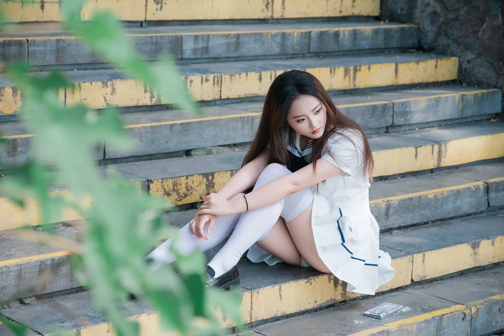雾水连天里的JK制服少女写真 - 第 3 张