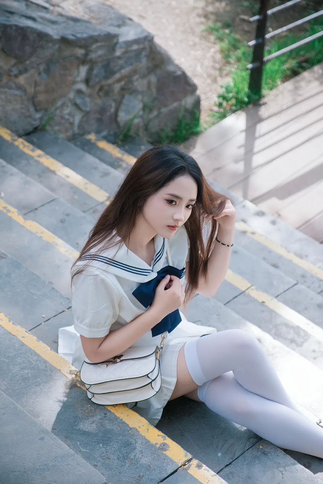 雾水连天里的JK制服少女写真 - 第 4 张