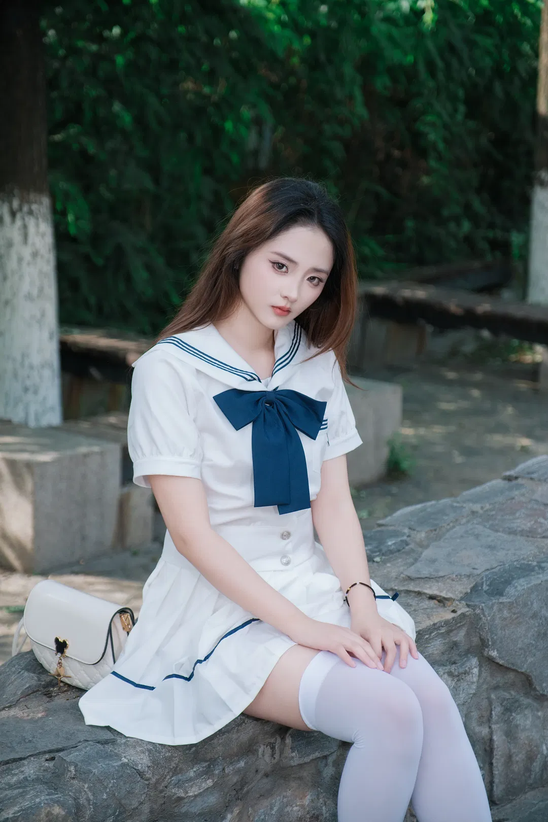 雾水连天里的JK制服少女写真 - 第 9 张