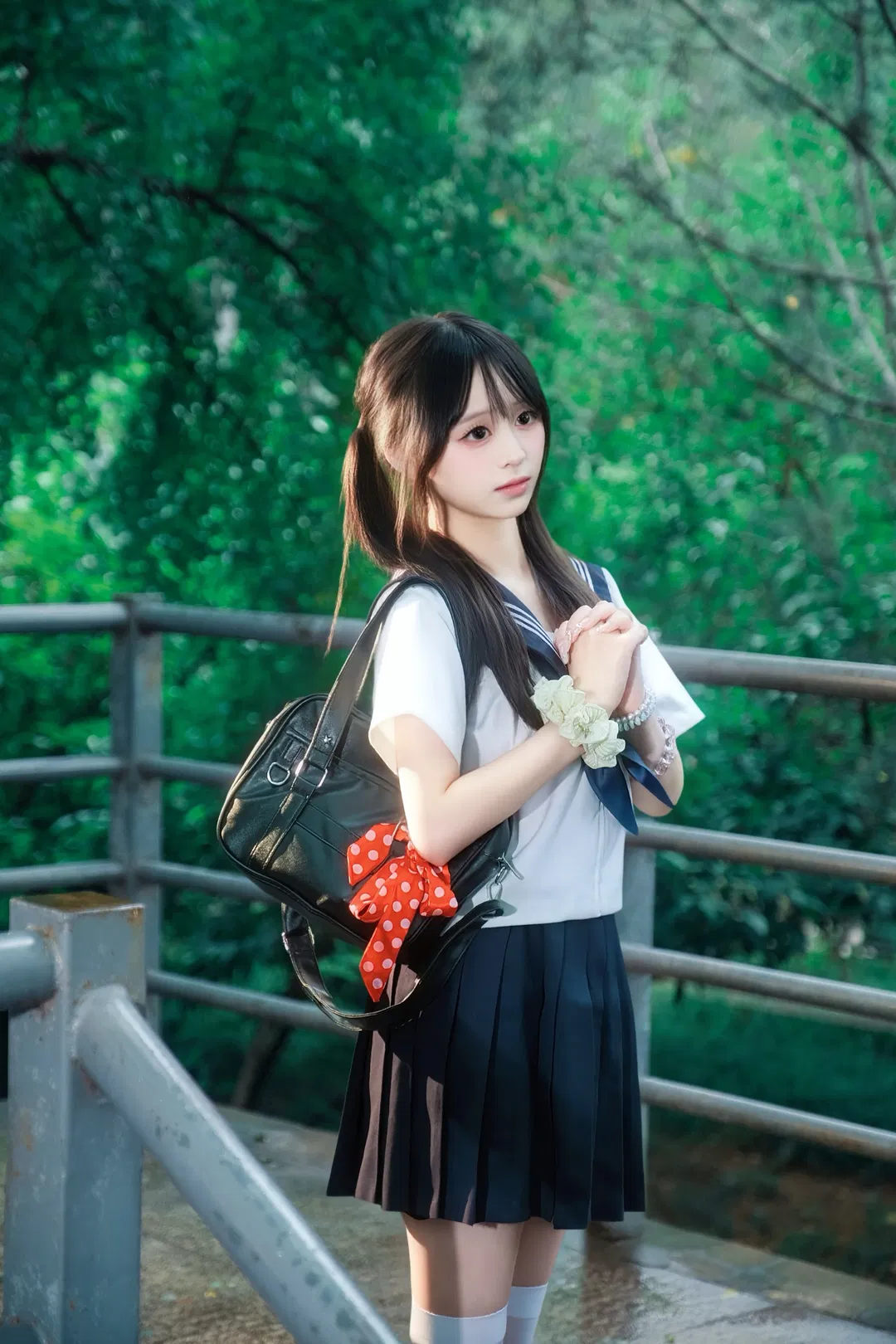 雨后台阶上的水手服JK少女写真 - 第 2 张