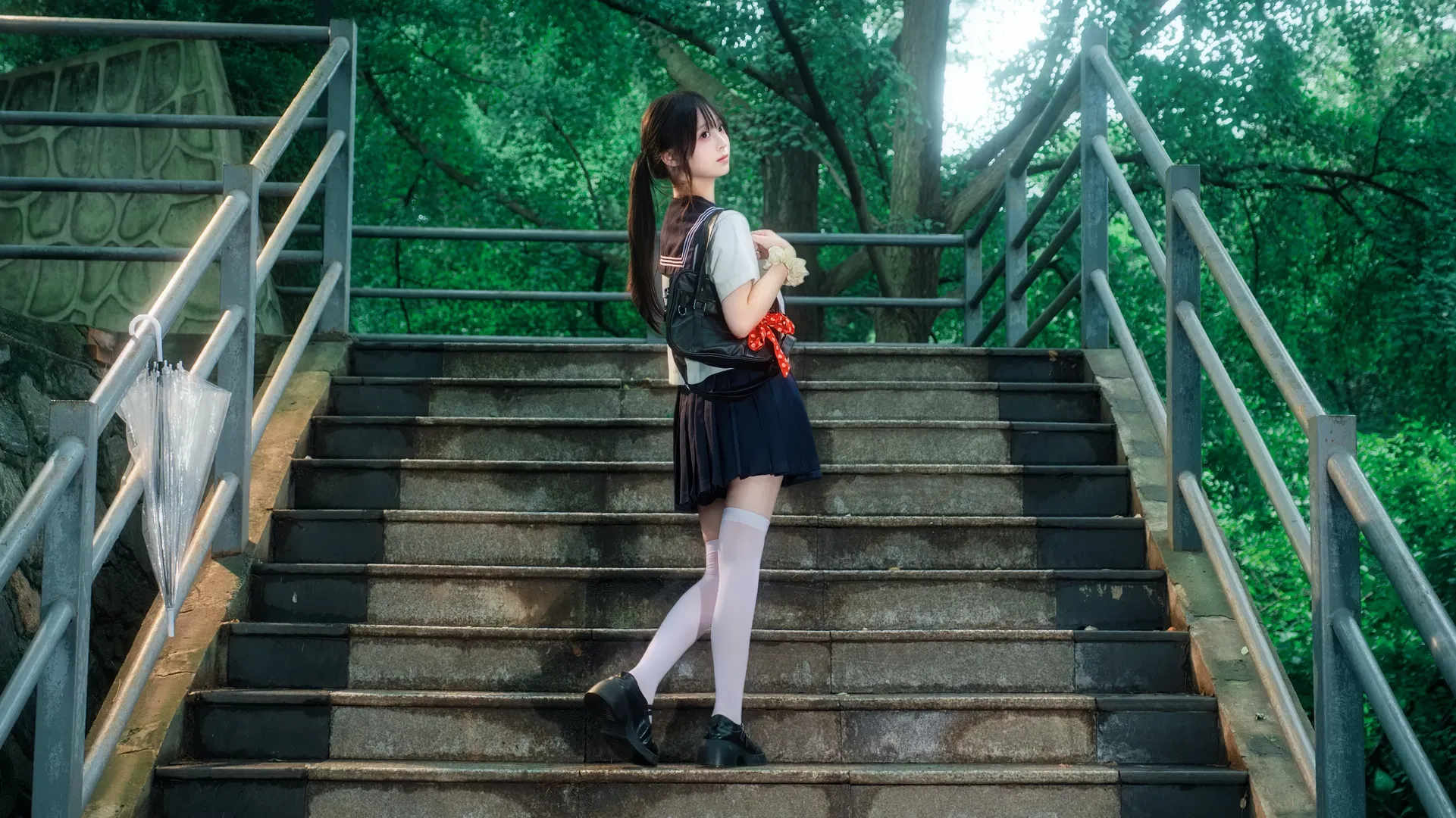 雨后台阶上的水手服JK少女写真 - 第 6 张