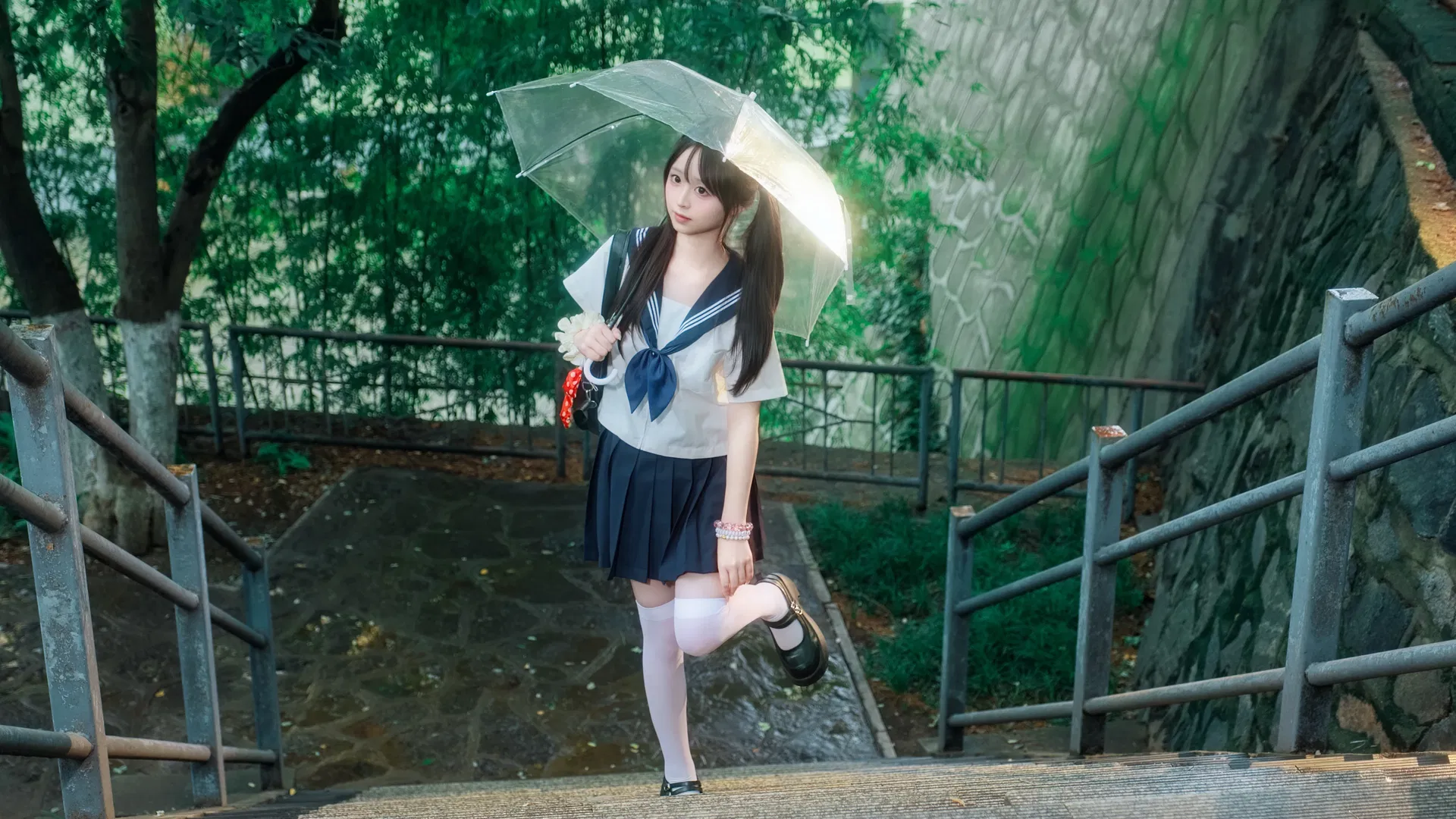 雨后台阶上的水手服JK少女写真 - 第 9 张