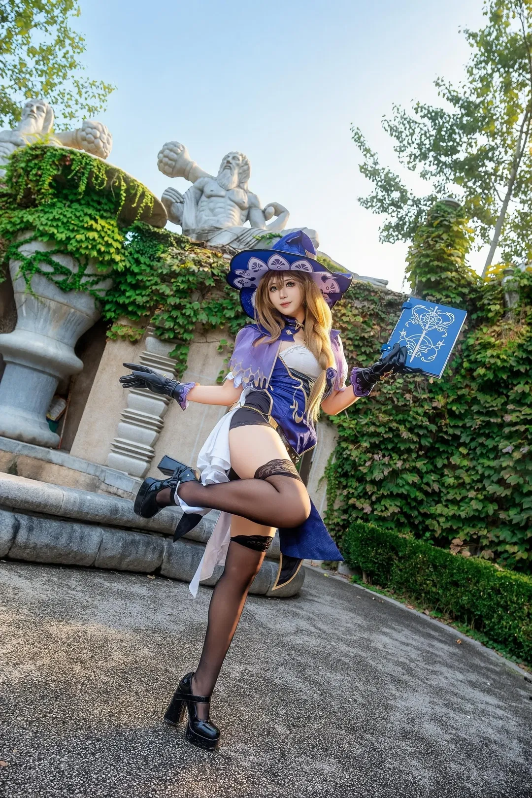 【麗莎cos】原神魔法使的外景記錄，紫玫瑰與舊書的奇妙碰撞 - 第 7 張