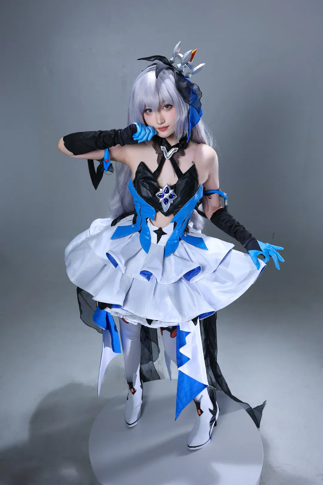 【布洛妮婭cos】崩壞3理之律者聯動CODM的御三家排面 - 第 1 張