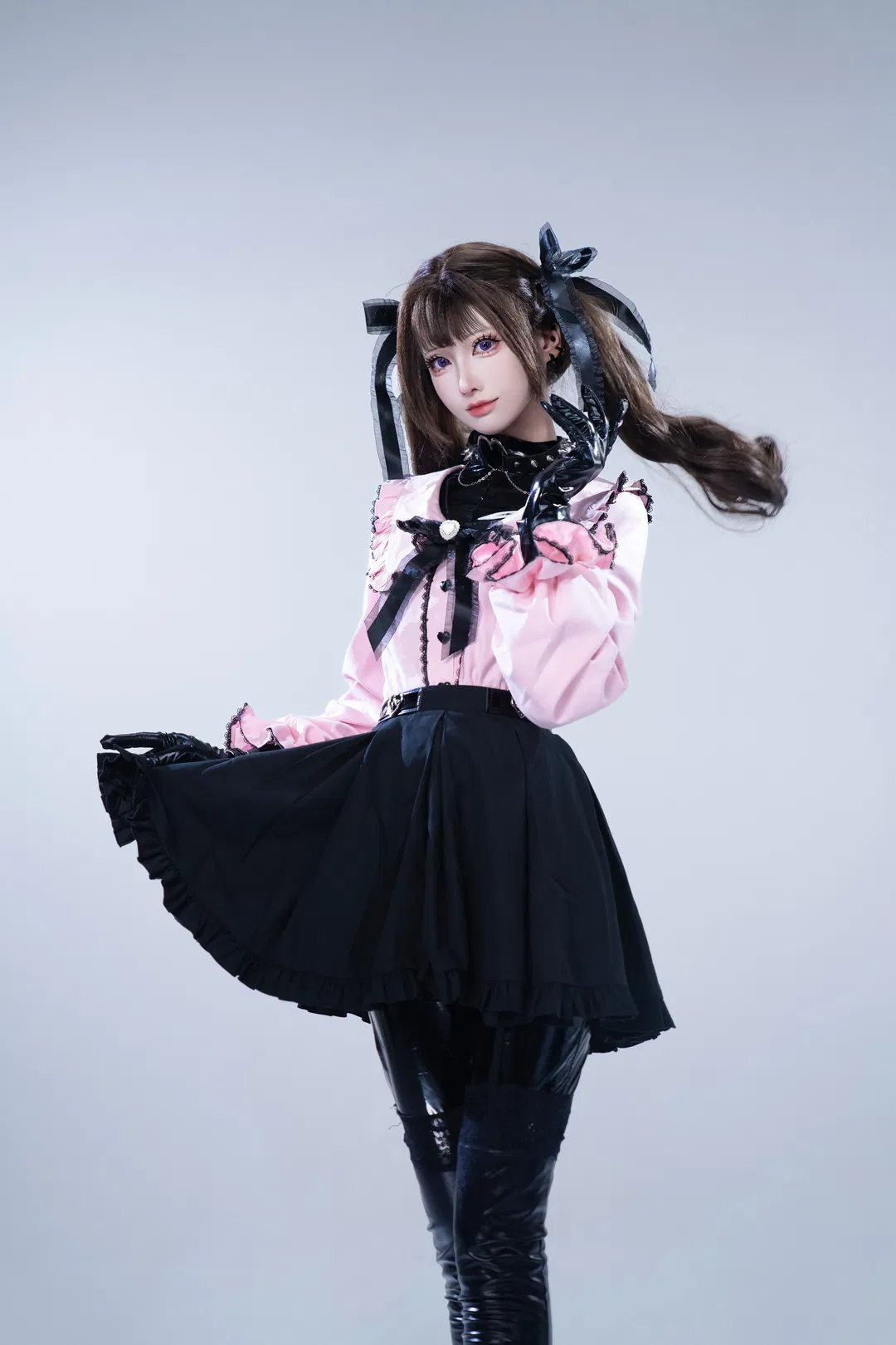 【黑川美羽cos】粉黑撞色与亮面长靴的棚拍记录 - 第 1 张