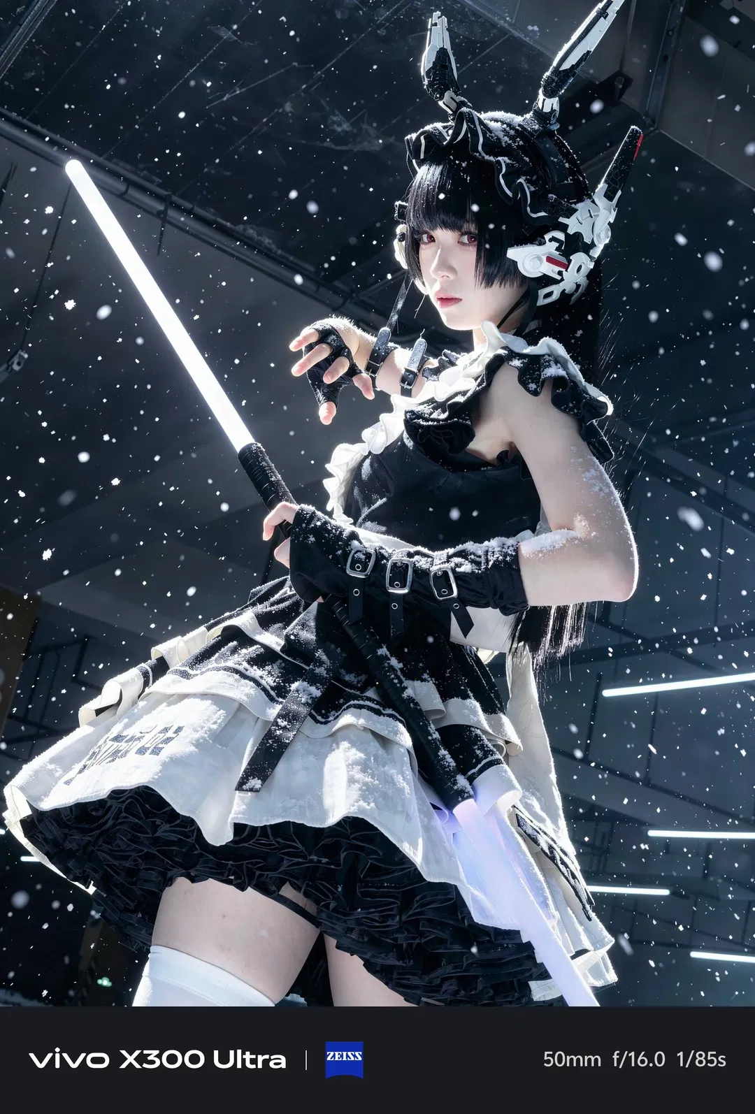 赛博风女仆装场照，用手机创作相机拍出的飘雪视效绝了 - 第 5 张