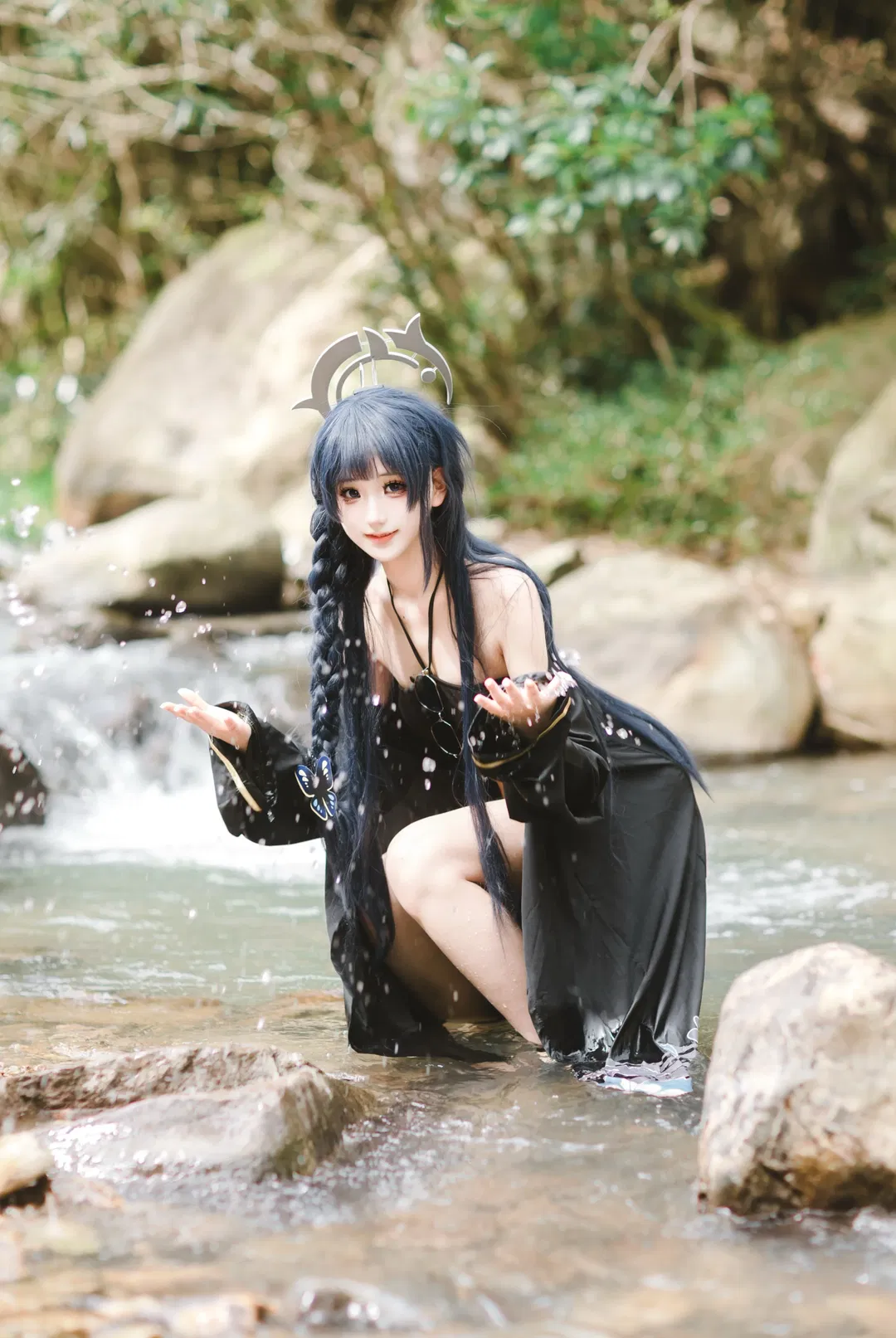 【龙华妃咲cos】碧蓝档案里的溪流清凉夏日 - 第 2 张