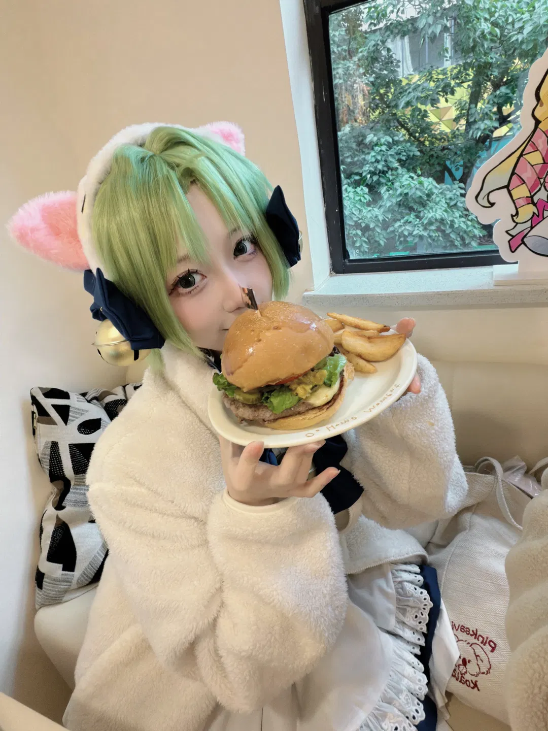 【数码子cos】铃铛猫娘的美食打卡日常 - 第 1 张