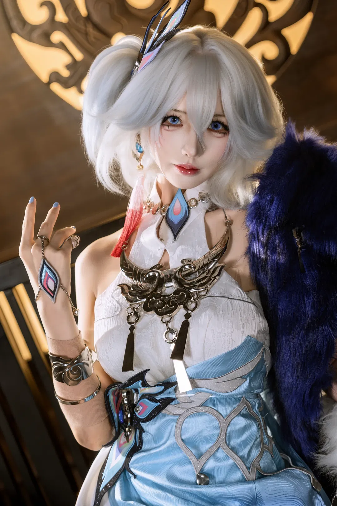 星穹铁道爻光cos，古风书房里的银发双马尾 - 第 3 张