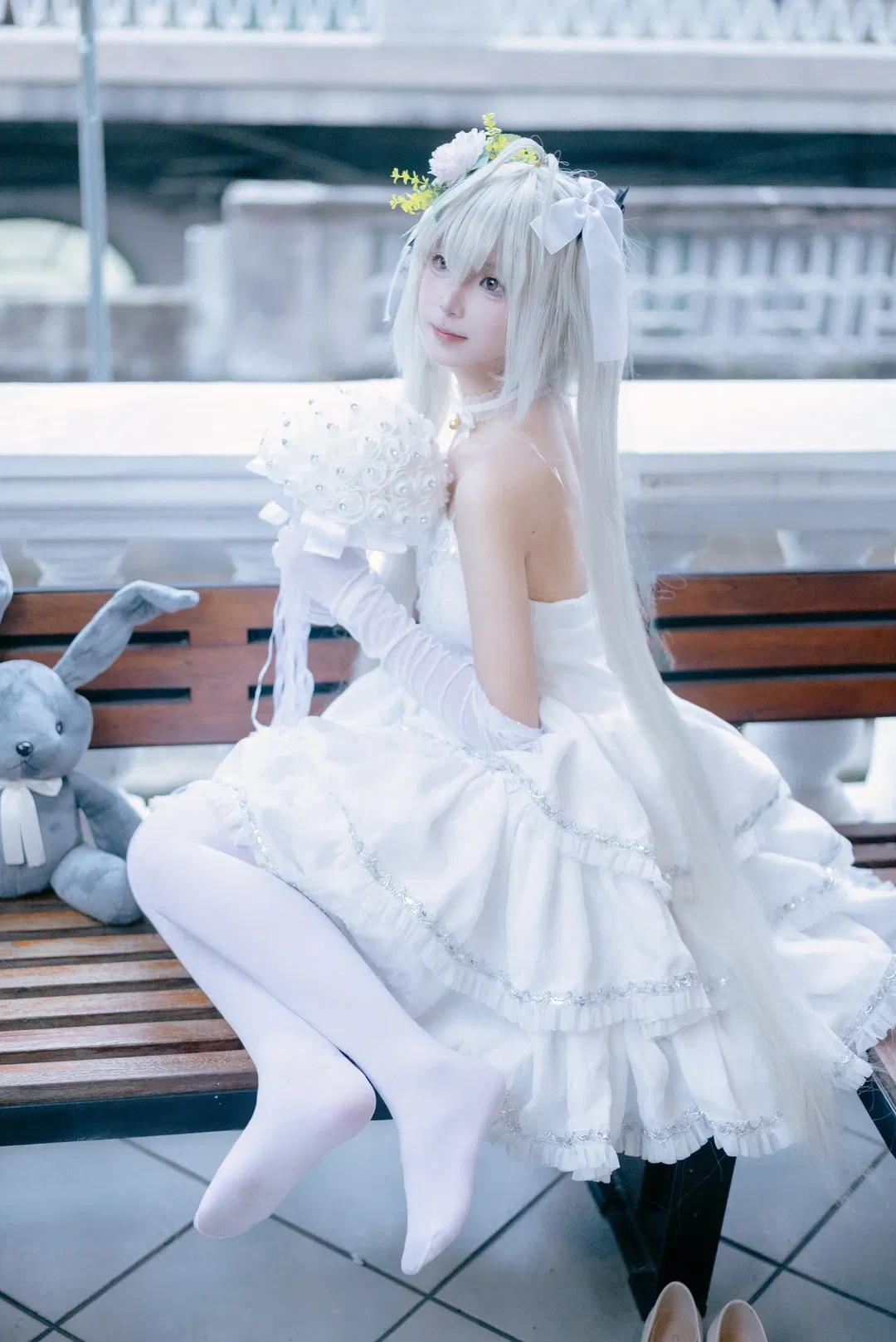 【春日野穹cos】花嫁造型的穹妹，白丝与兔子的治愈时光 - 第 3 张