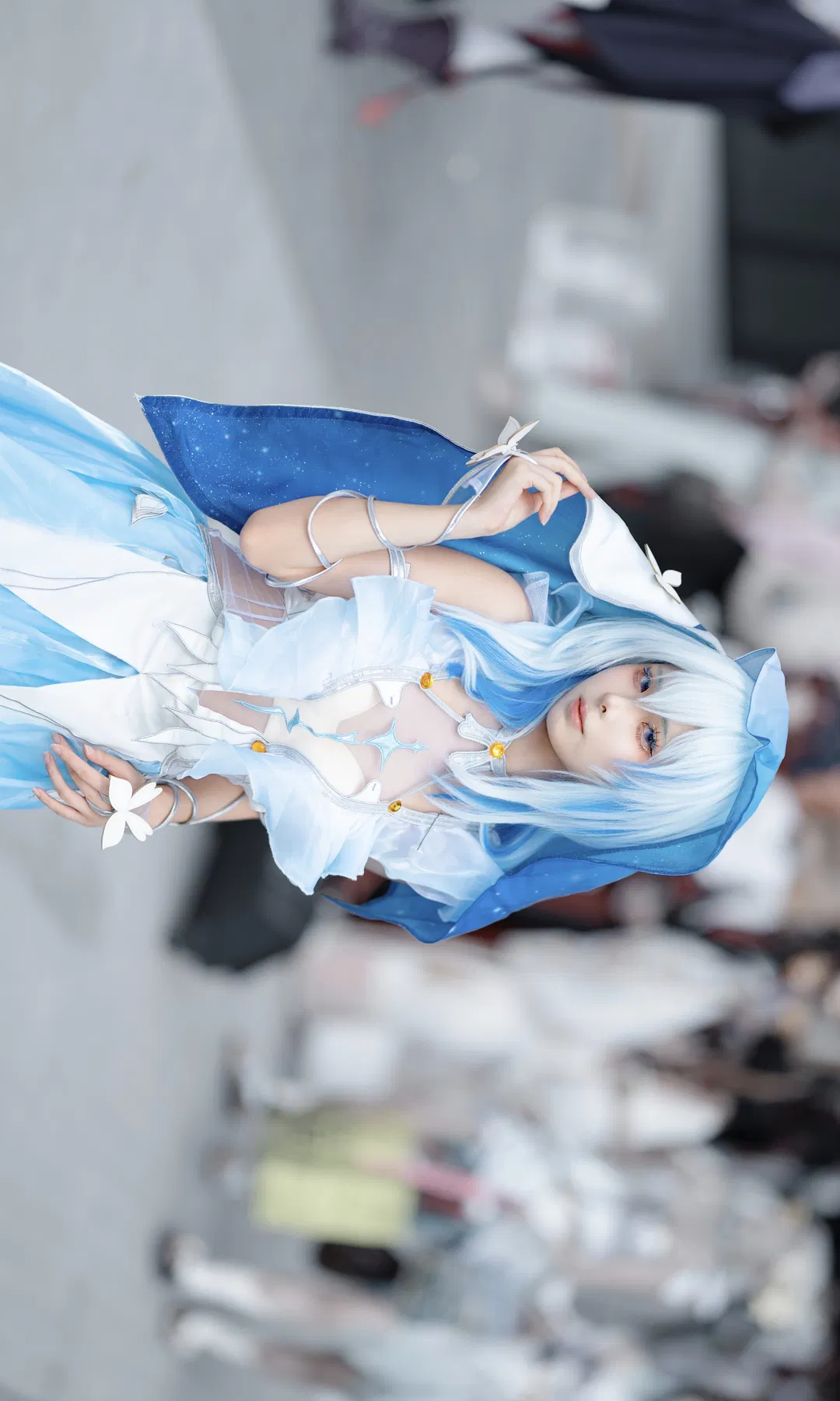 【守岸人cos】鸣潮里的深海星空，这套衣服的细节太丰富了 - 第 2 张