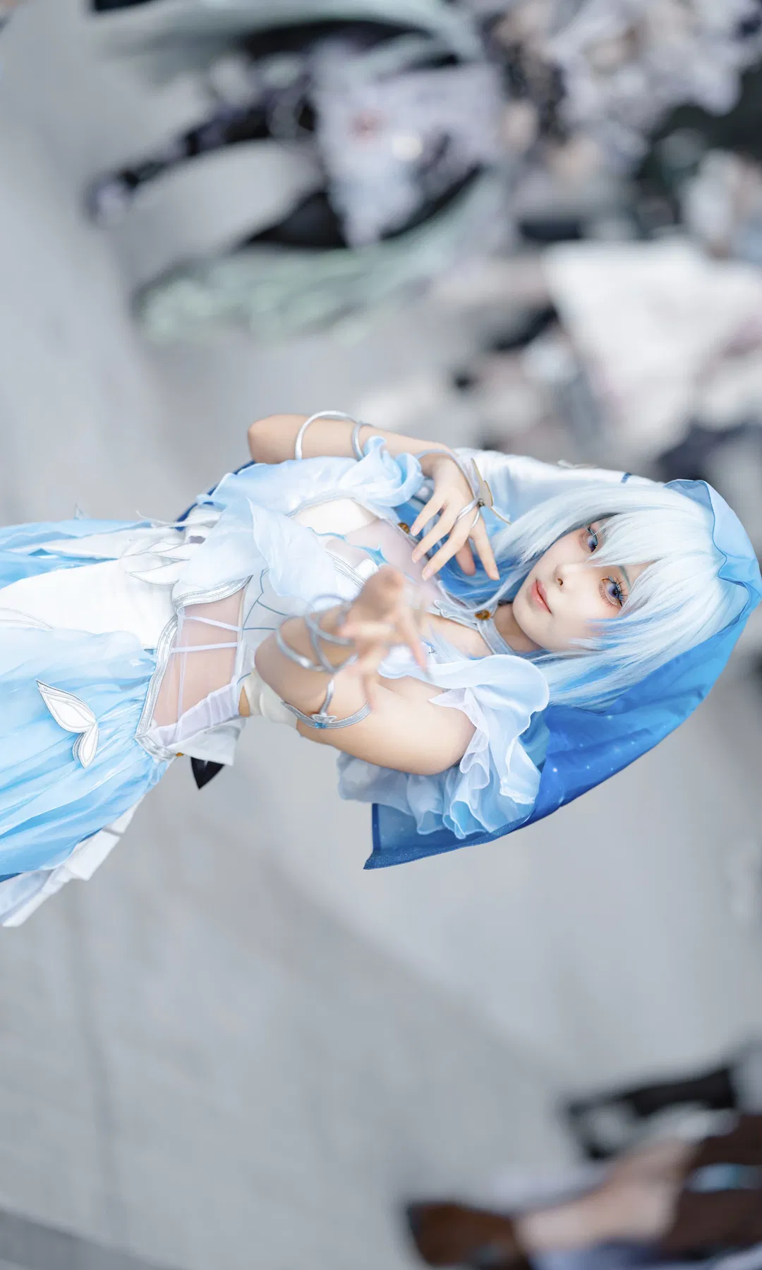 【守岸人cos】鸣潮里的深海星空，这套衣服的细节太丰富了 - 第 3 张