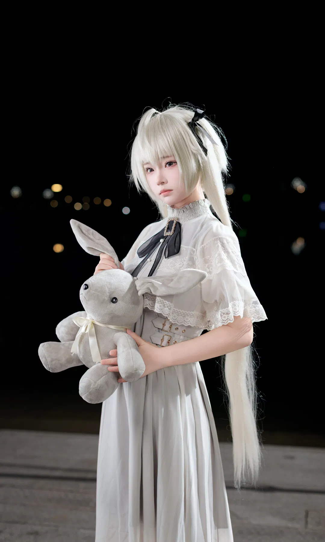 【春日野穹cos】緣之空裡的經典銀髮白裙造型 - 第 7 張