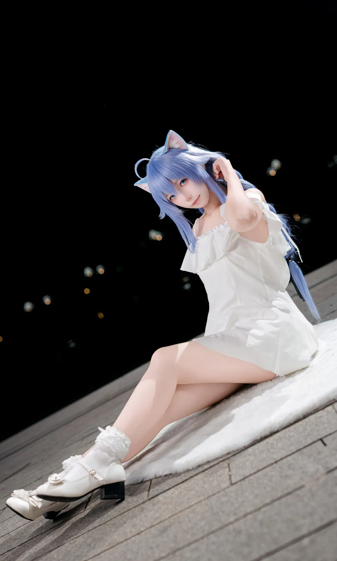 【洛琪希cos】无职转生 漫展夜景下的蓝发魔法师 - 第 2 张