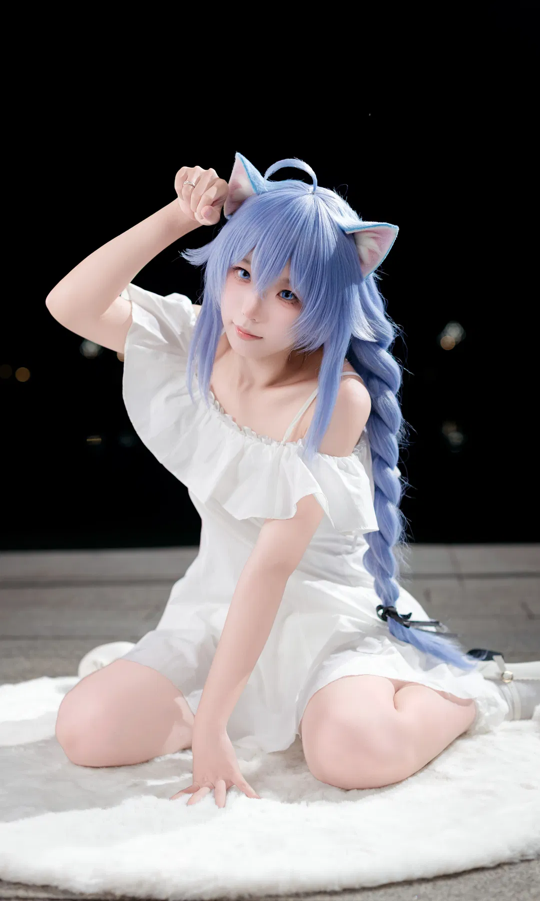 【洛琪希cos】无职转生 漫展夜景下的蓝发魔法师 - 第 3 张