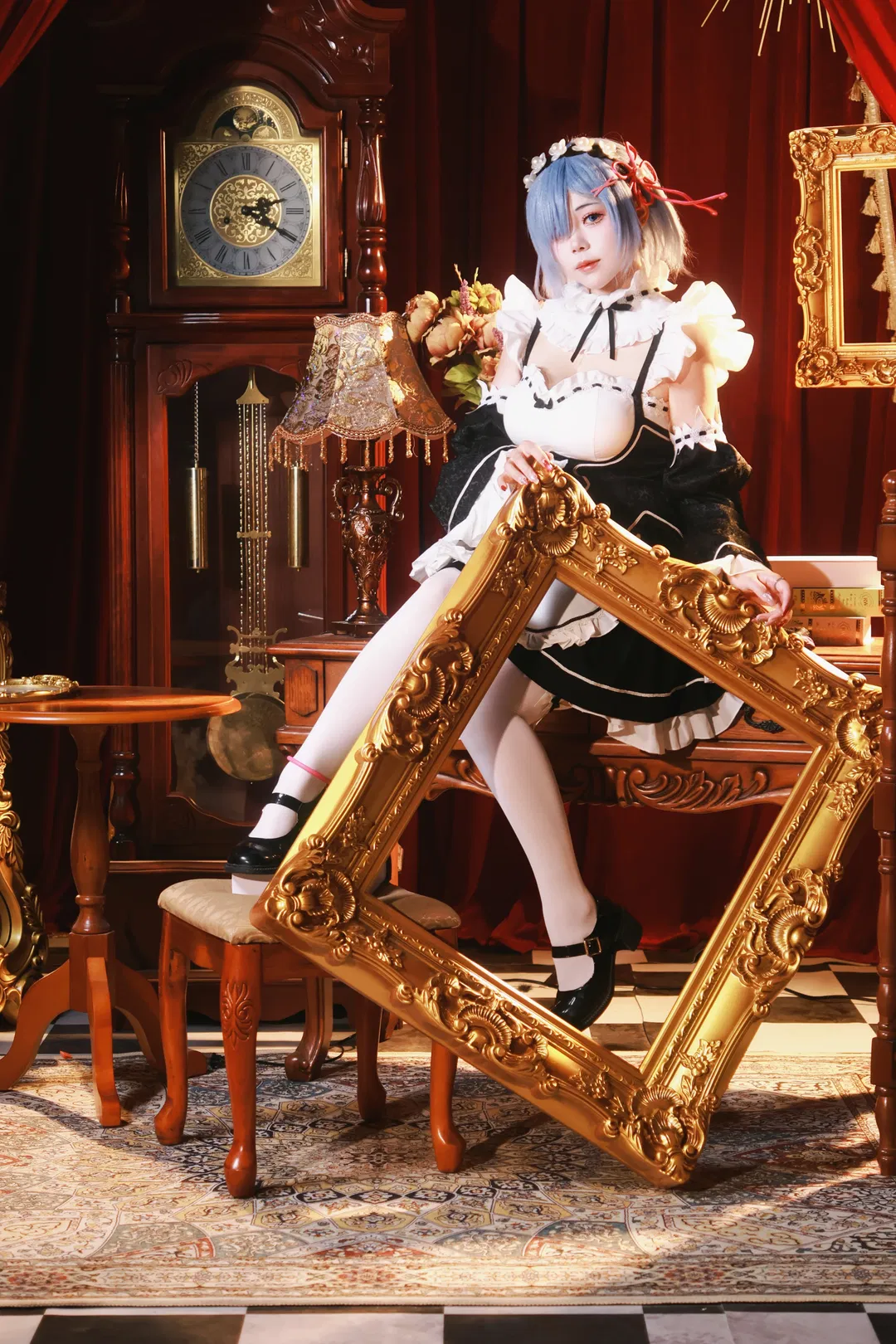 【蕾姆cos】从零开始的异世界生活，复古画框中的白丝女仆