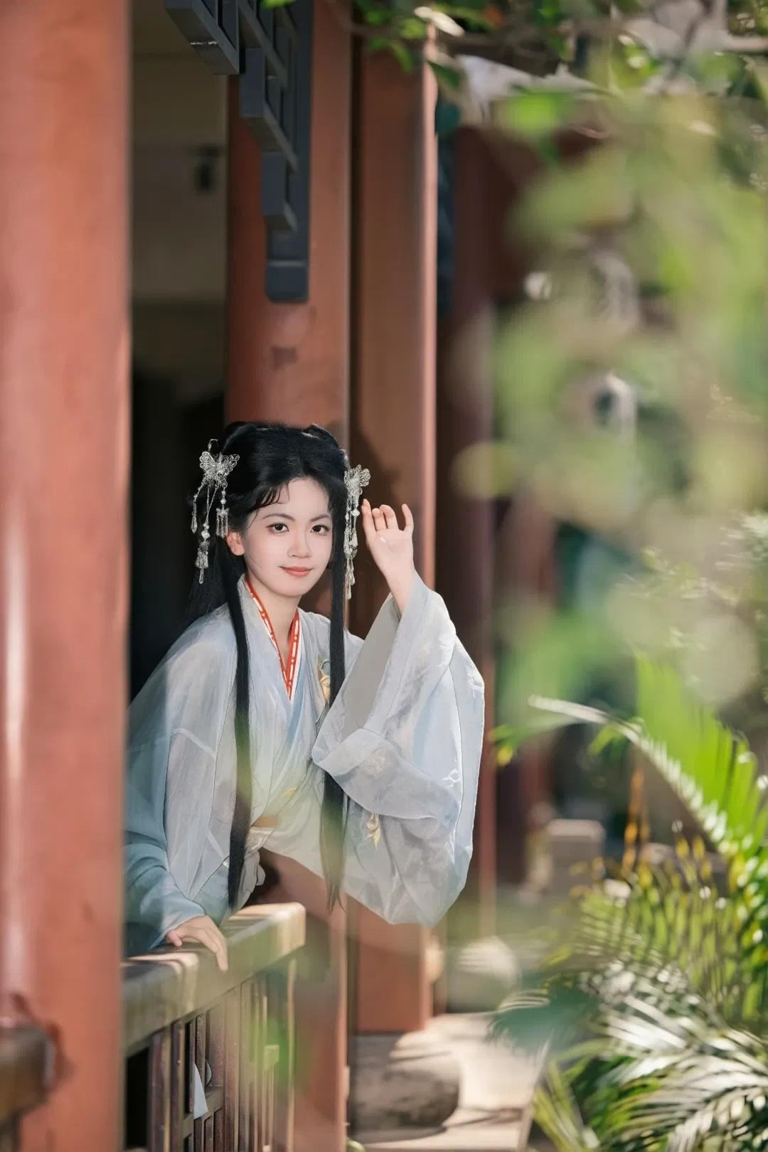 东莞园林里的清冷风战国袍，汉服拍照氛围感拉满 - 第 6 张