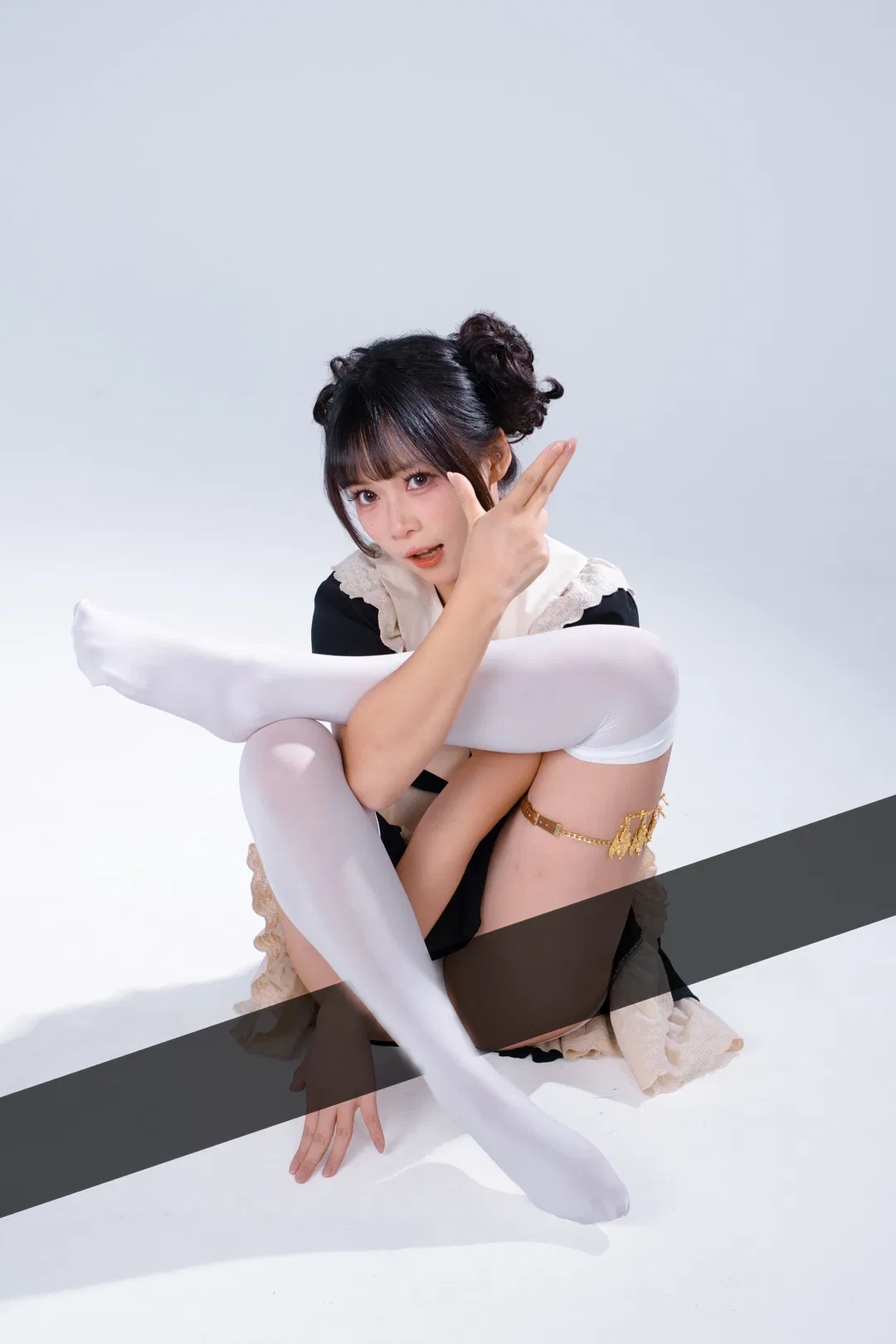 Pure white studio diary: Maid outfit and White stockings styling records - Image 1