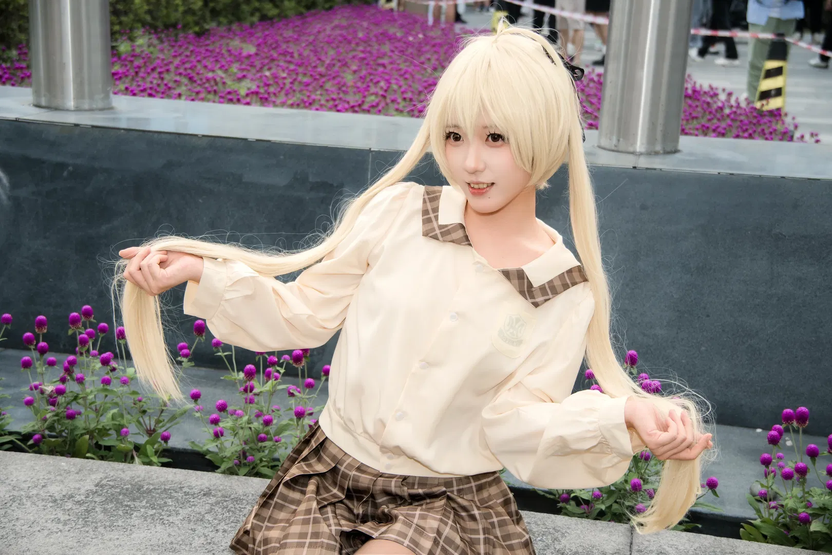 【穹妹cos】风吹过漫展，棕色格纹校服的秋日漫展返图 - 第 5 张