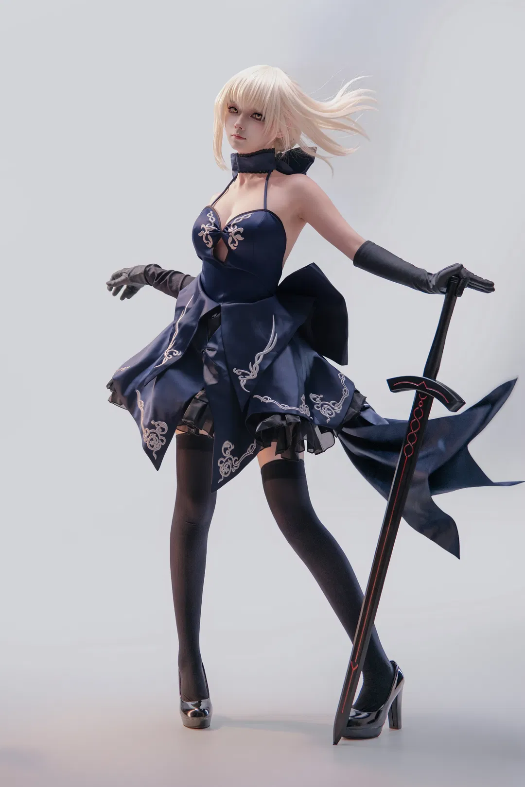 【Saber cos】来一点小小的二次元震撼，Saber站姿九宫格挑战 - 第 8 张