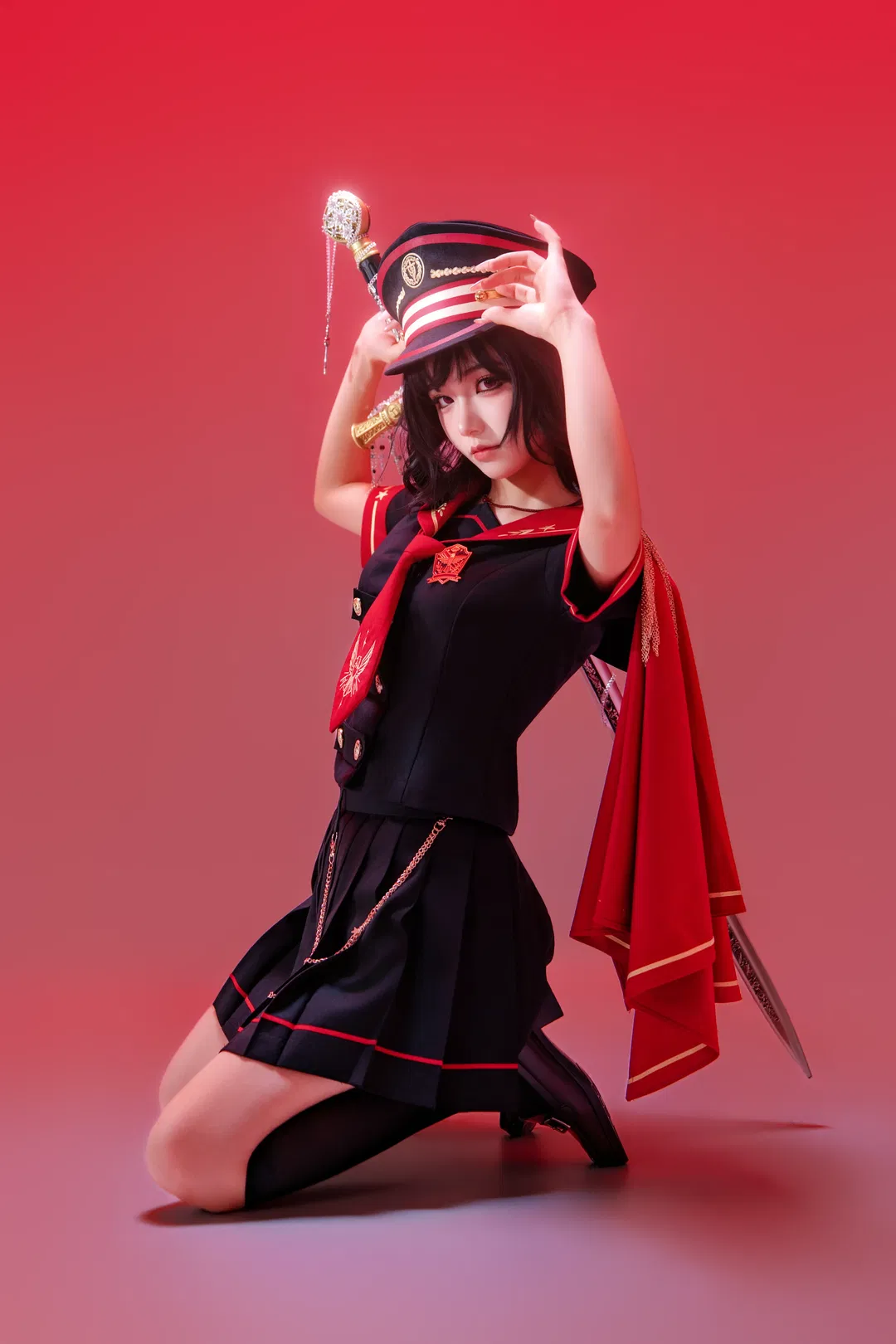 红黑军装风制服大剑棚拍，又飒又美的少女暴君九宫格 - 第 8 张