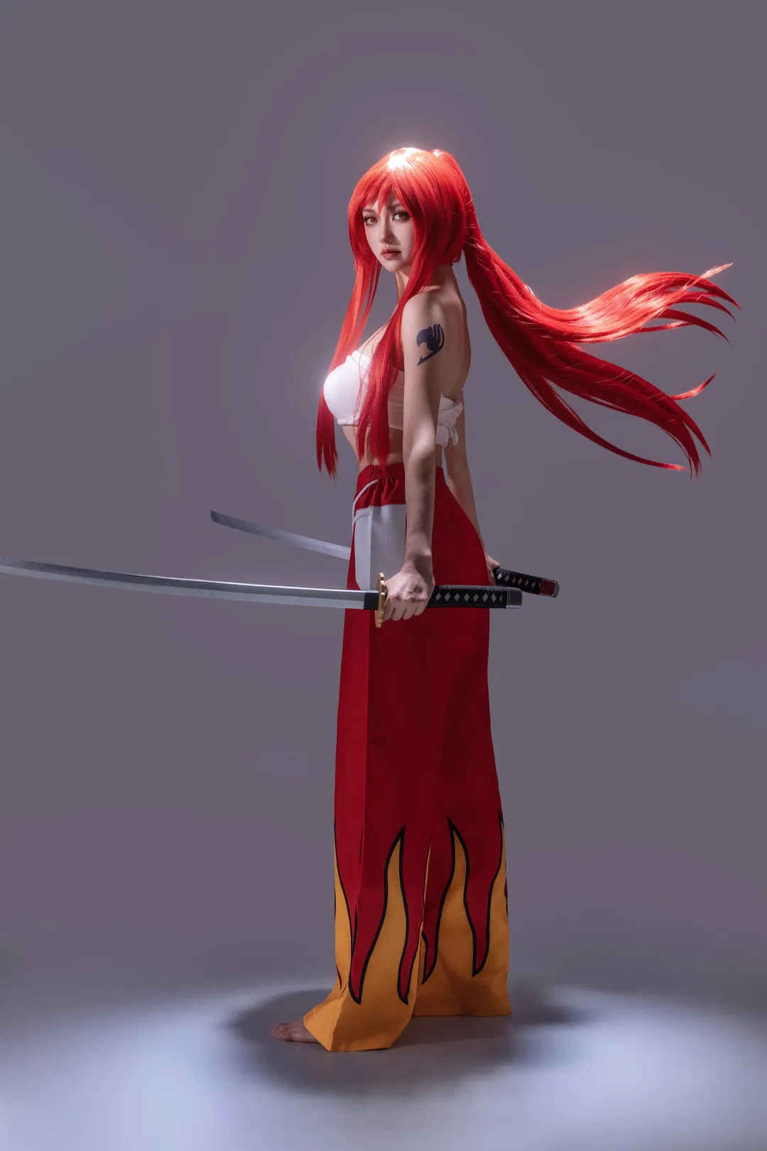 妖精的尾巴艾露莎cos，双刀姿势动作拍摄分享 - 第 4 张