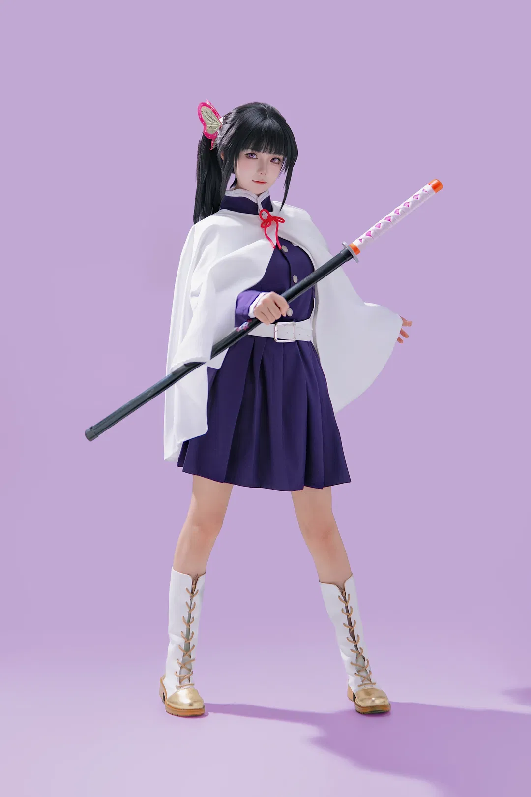 香奈乎cos 紫制服与白披风的动作参考 - 第 10 张