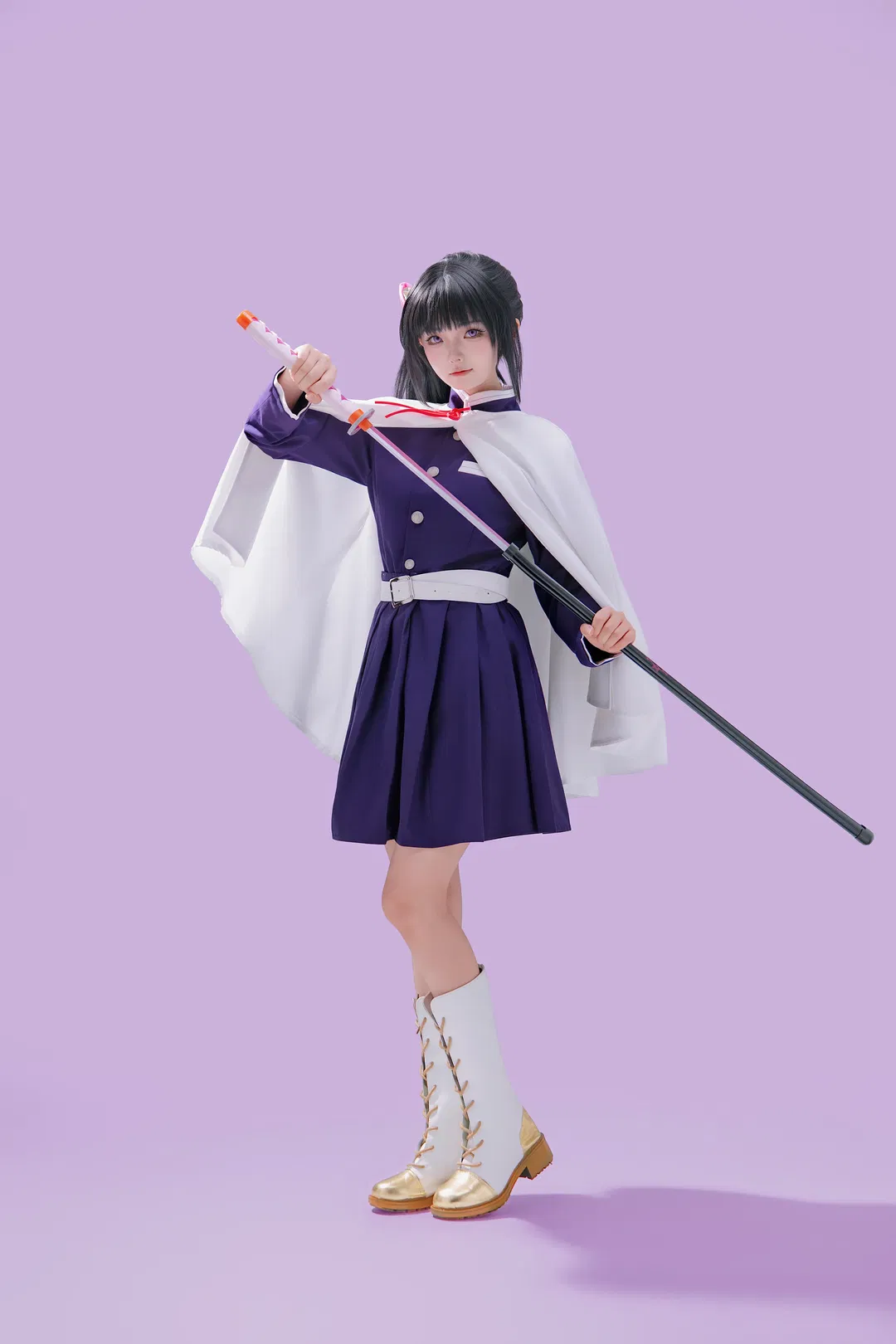 香奈乎cos 紫制服与白披风的动作参考 - 第 14 张