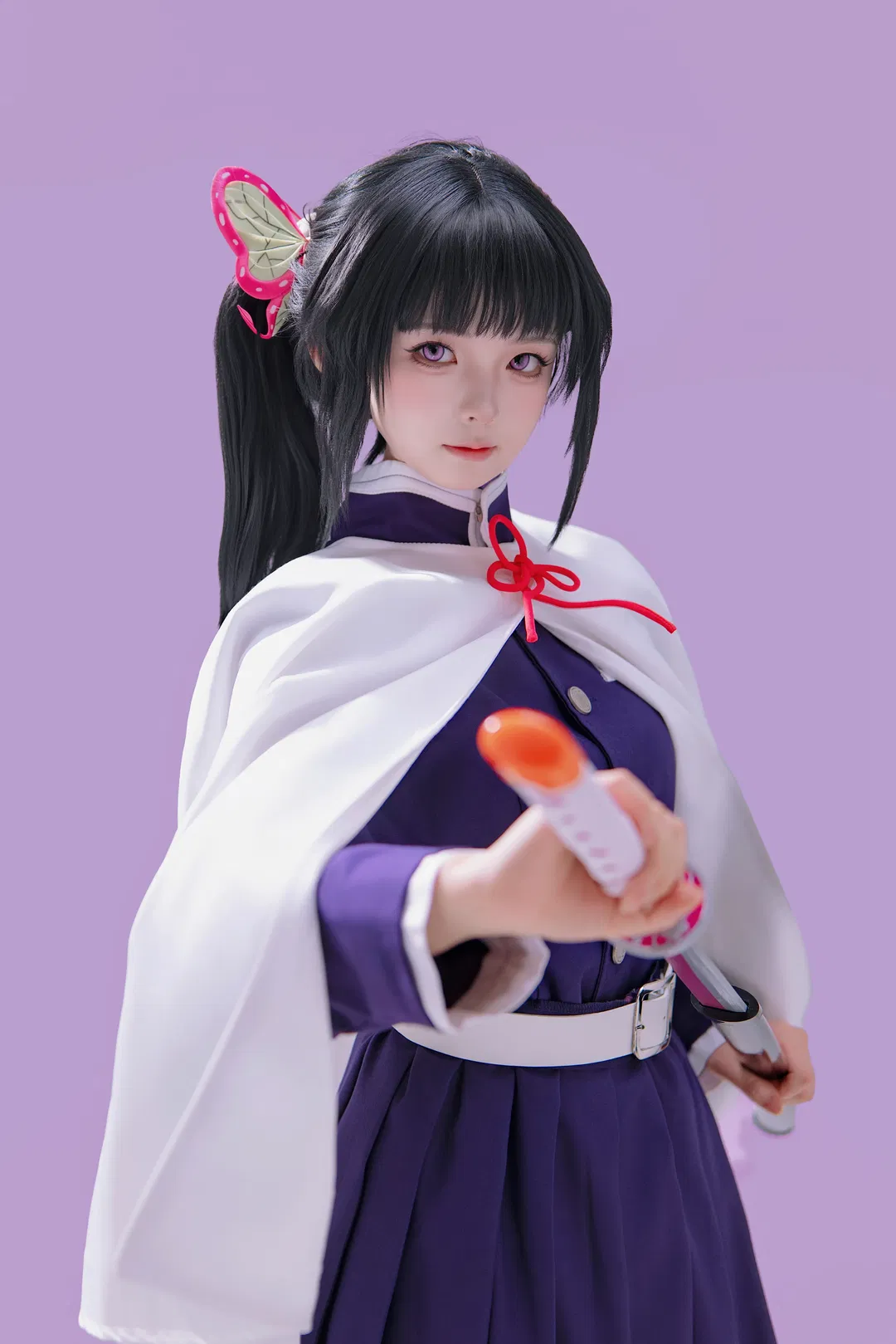 香奈乎cos 紫制服与白披风的动作参考 - 第 5 张