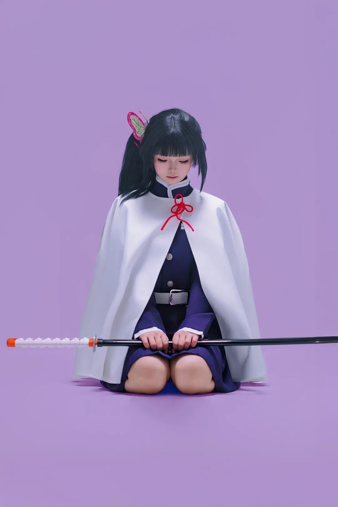 香奈乎cos 紫制服与白披风的动作参考 - 第 6 张