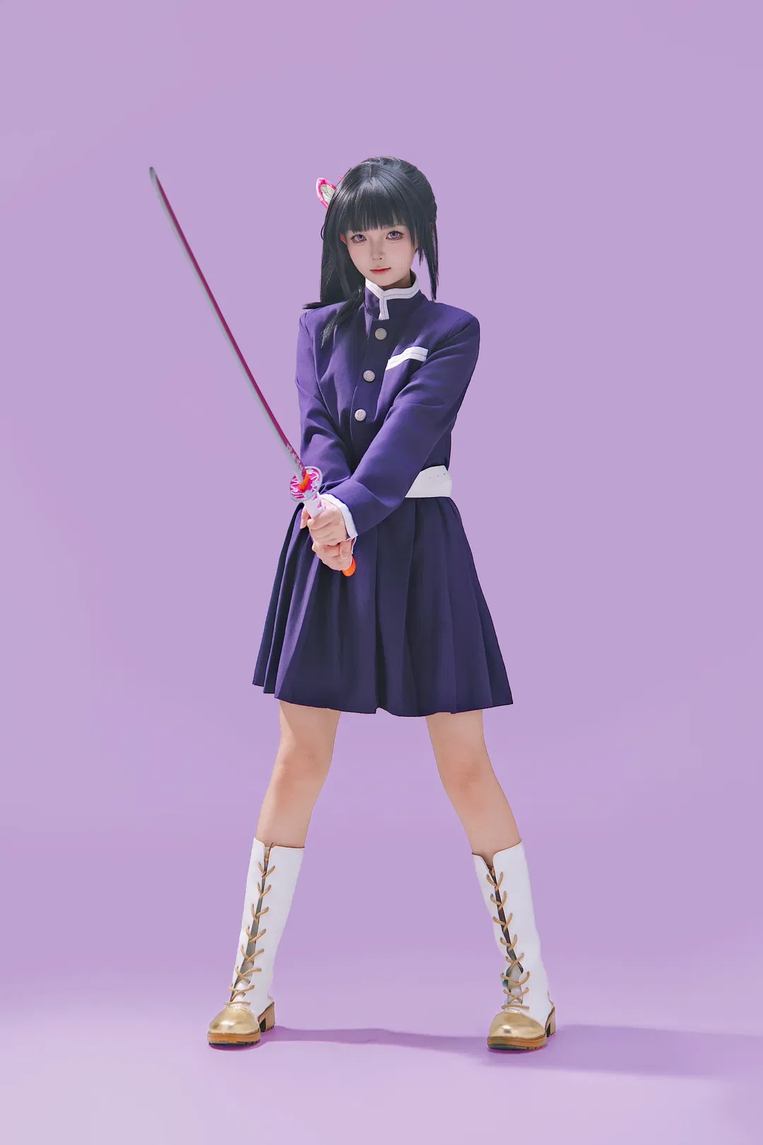 香奈乎cos 紫制服与白披风的动作参考 - 第 7 张