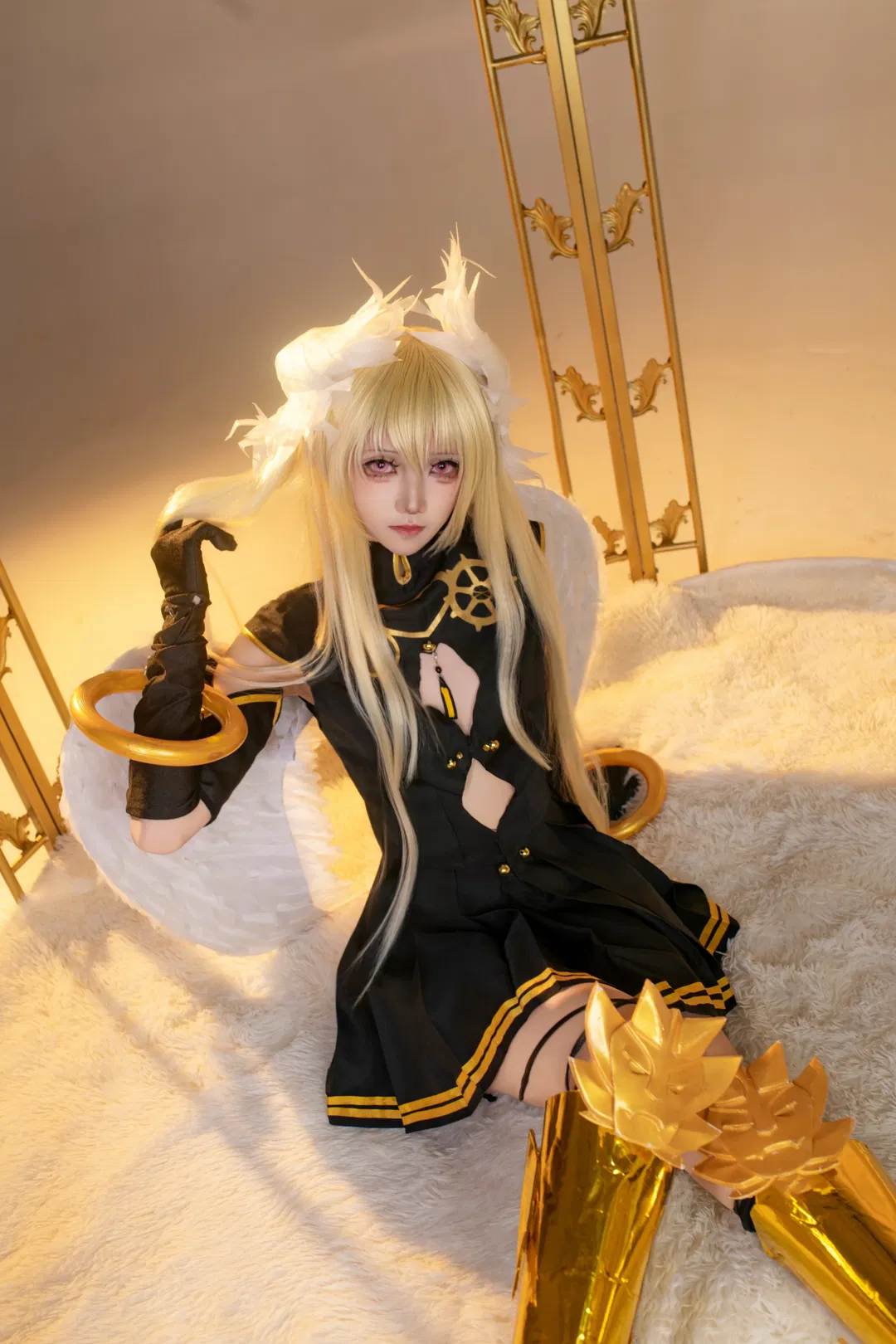 【万由里cos】约会大作战的裁决天使，金色光影下的复活赛 - 第 3 张