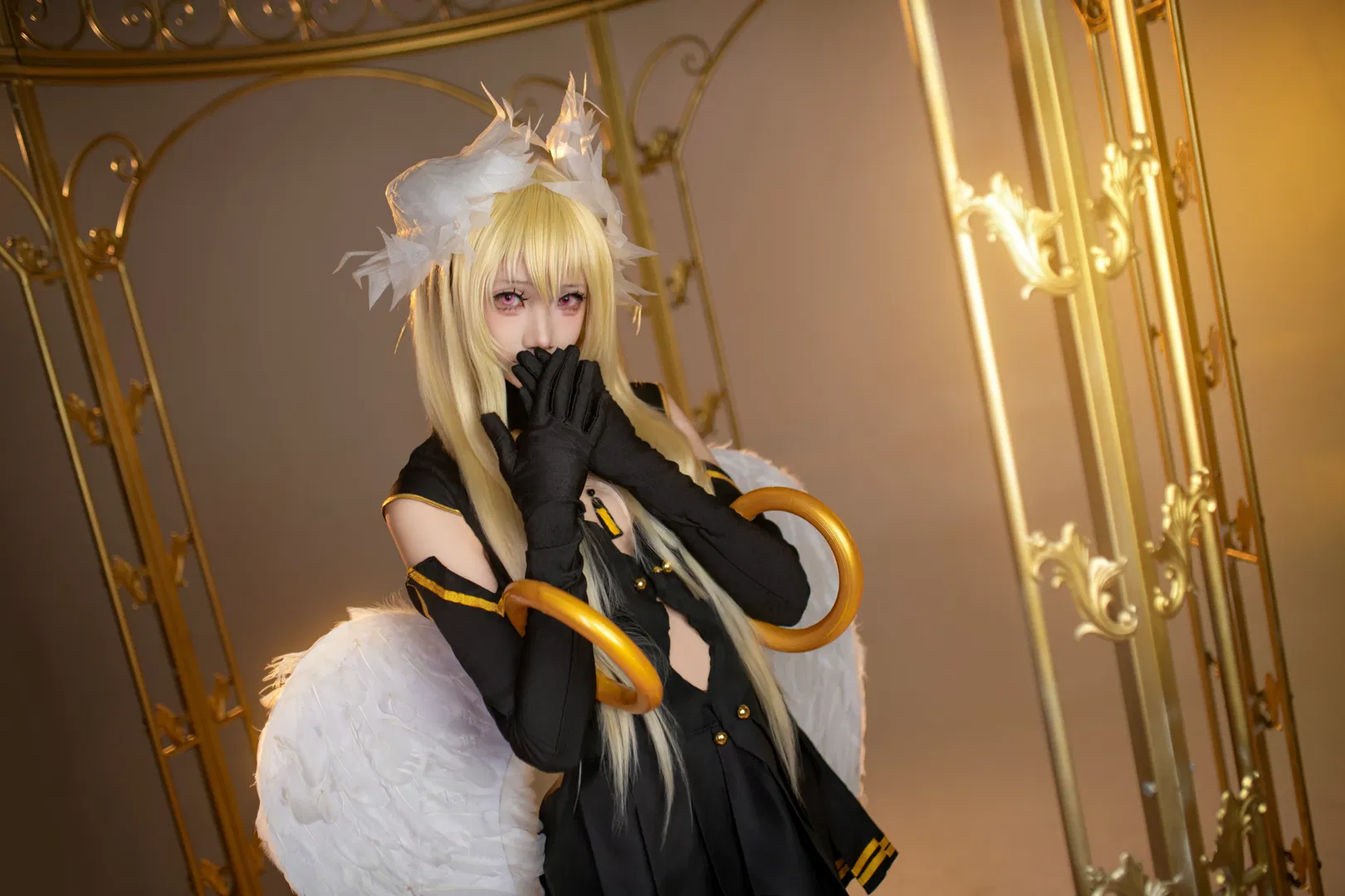 【万由里cos】约会大作战的裁决天使，金色光影下的复活赛 - 第 5 张