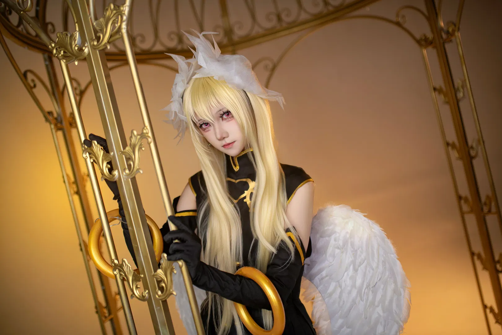 【万由里cos】约会大作战的裁决天使，金色光影下的复活赛 - 第 6 张