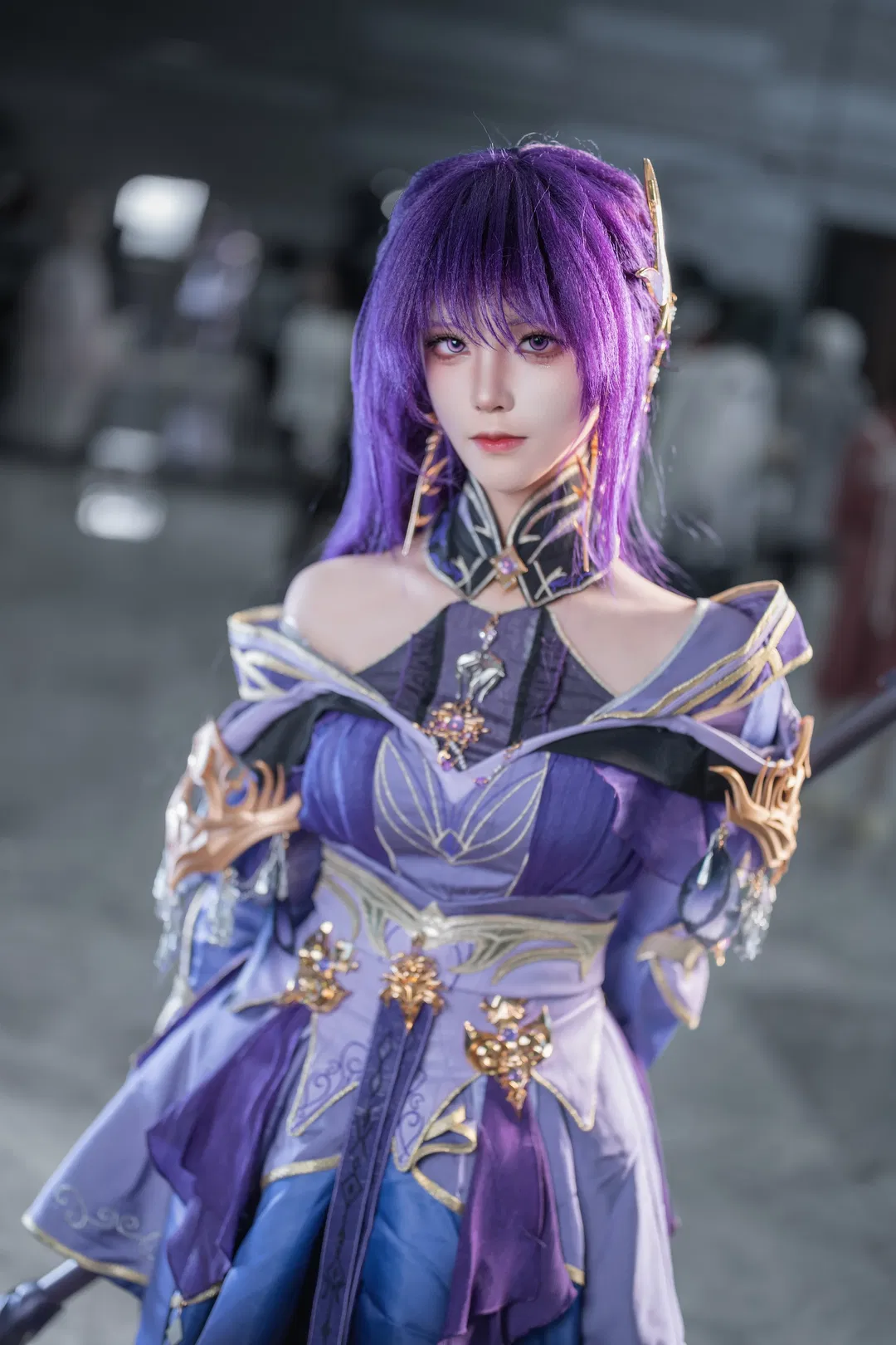 【聖採兒cos】神印王座漫展返圖，手持重工武器的清冷戰損風 - 第 1 張