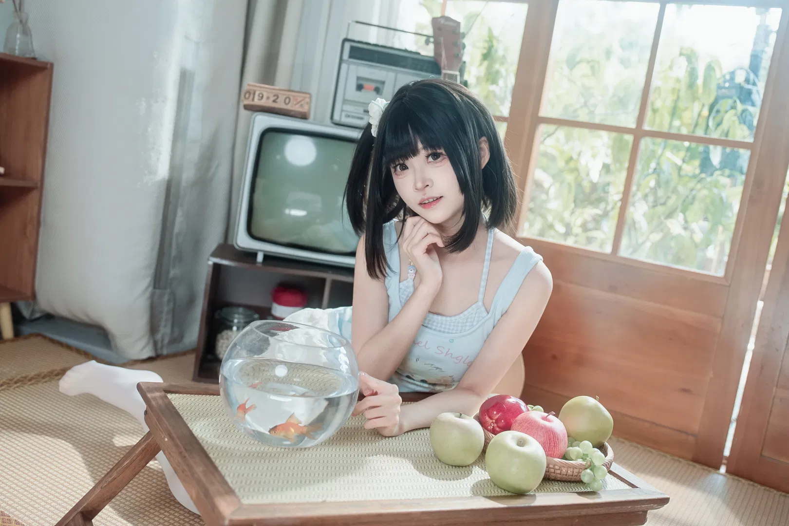 居家日系氛围感写真，白丝与苹果的慵懒夏日 - 第 5 张