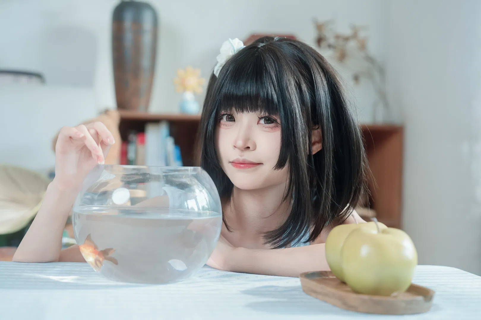 居家日系氛围感写真，白丝与苹果的慵懒夏日 - 第 6 张