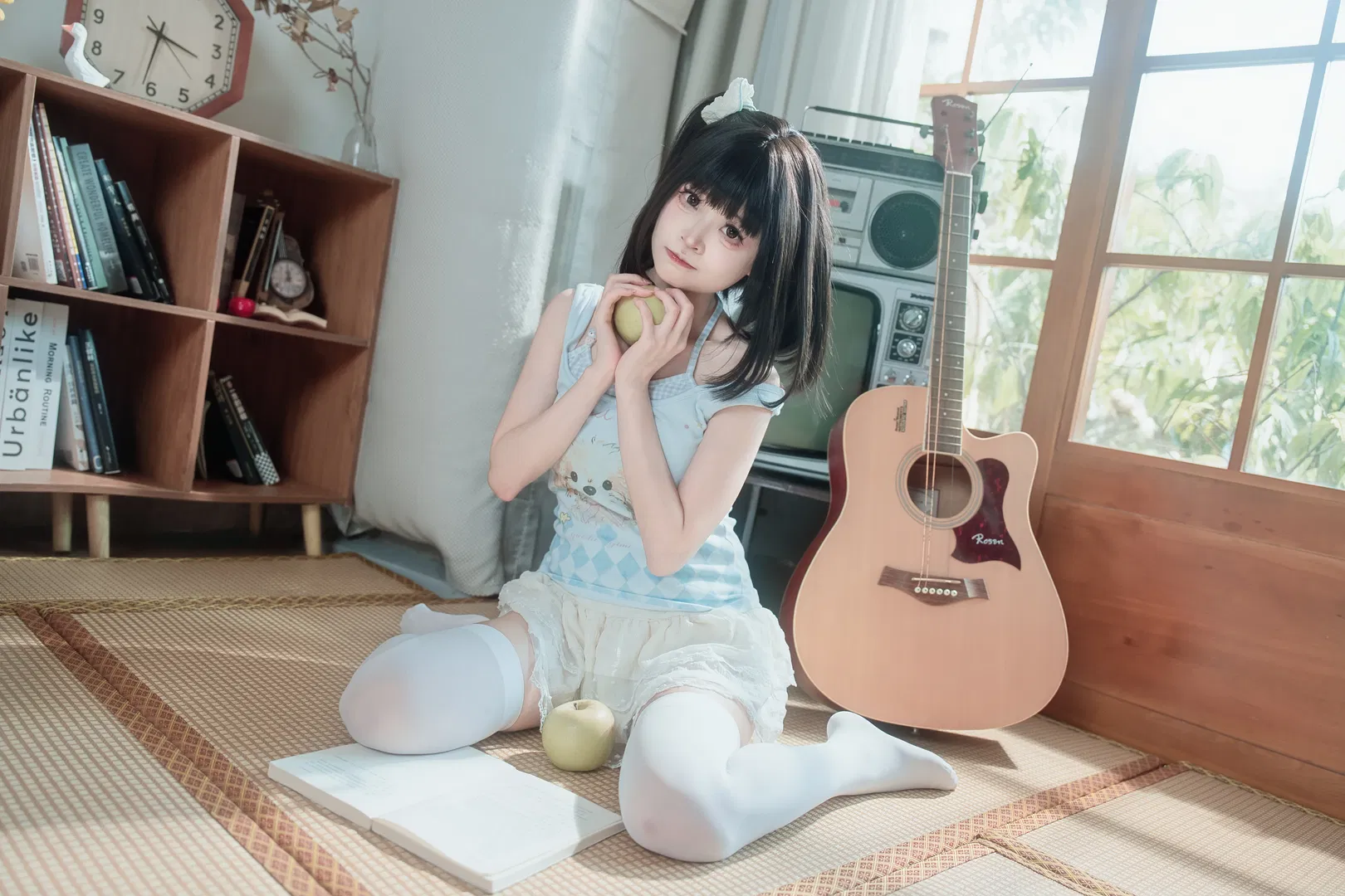 居家日系氛围感写真，白丝与苹果的慵懒夏日 - 第 7 张