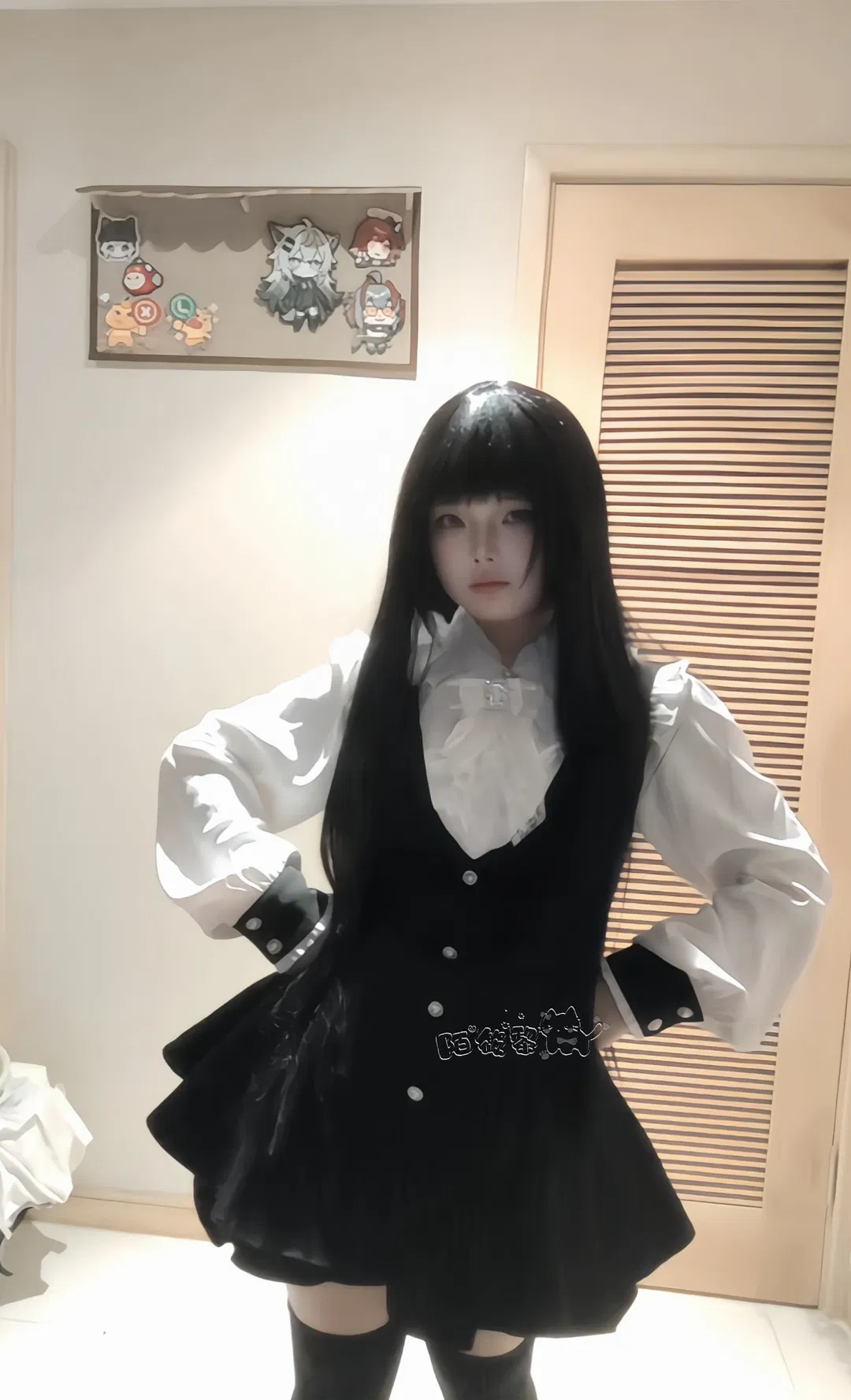 凜凜蝶印象穿搭 暗黑系蕾服與小個子連衣裙搭配 - 第 3 張