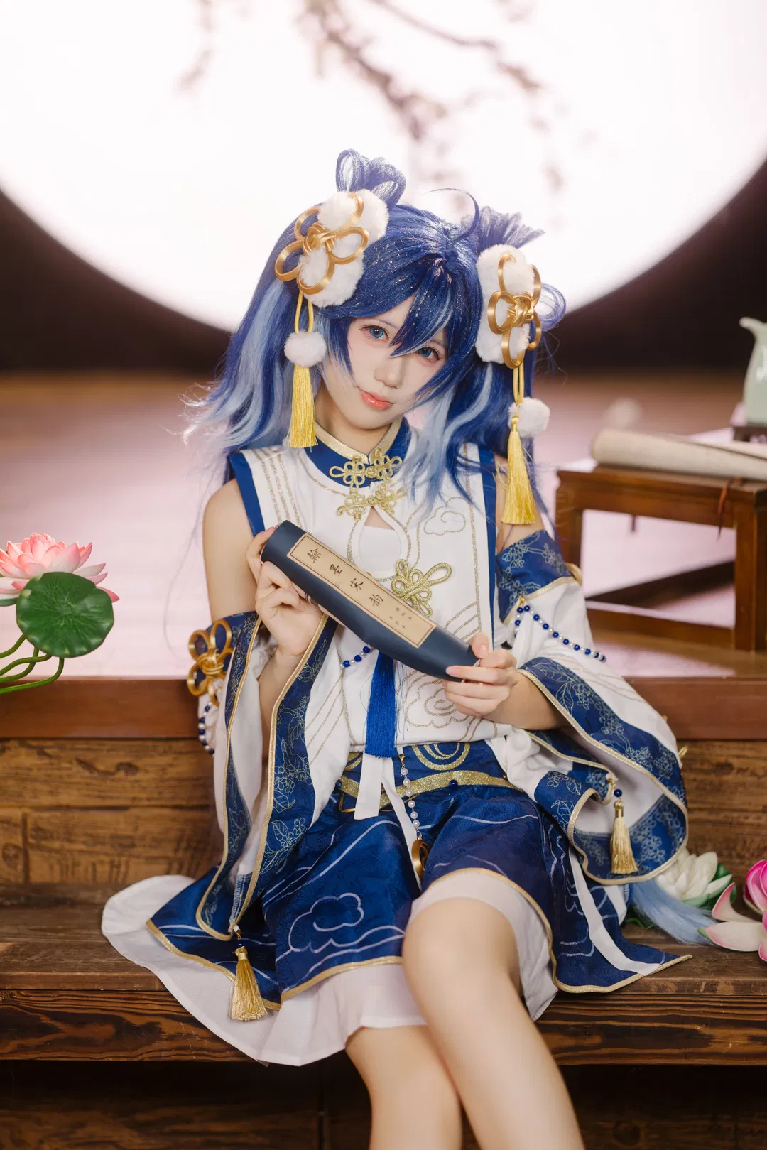 【尤诺cos】鸣潮里的国风少女，中秋满月氛围感拉满 - 第 1 张